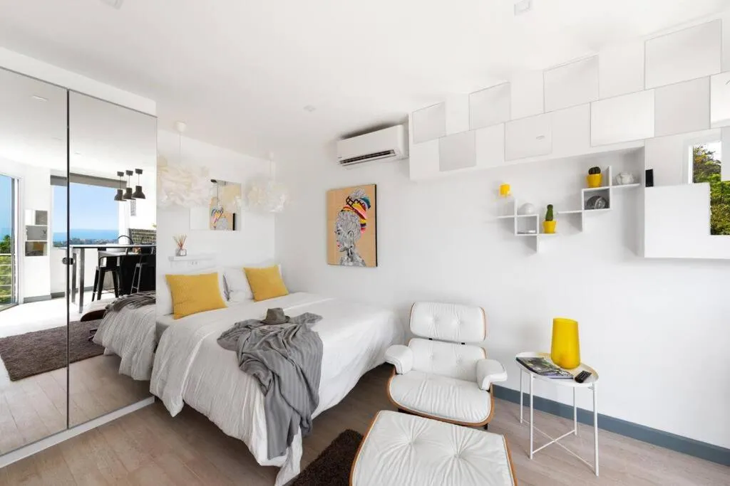 Bed in Stylish Sea View Villa, 5 Bedrooms KBR13