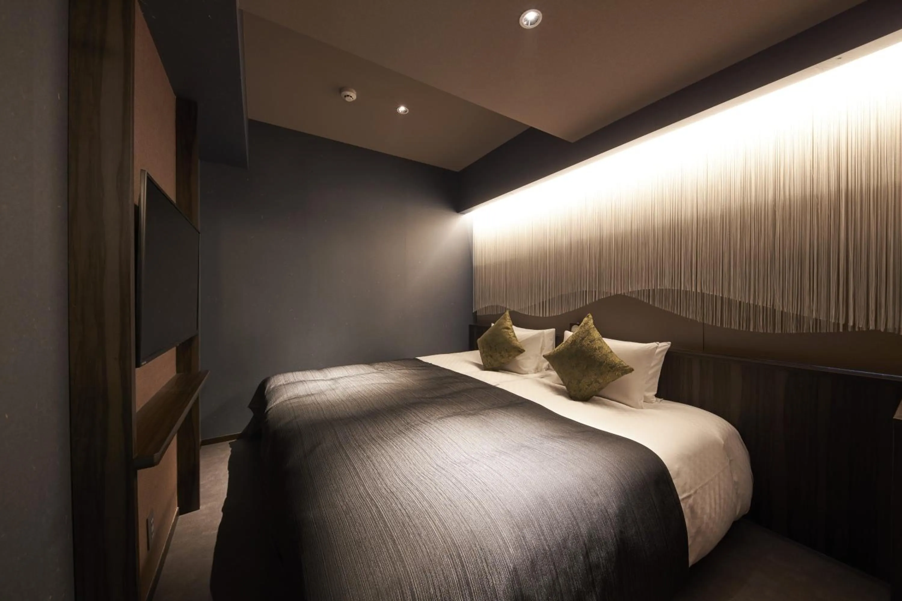 Photo of the whole room, Bed in SAKE Bar Hotel Asakusa