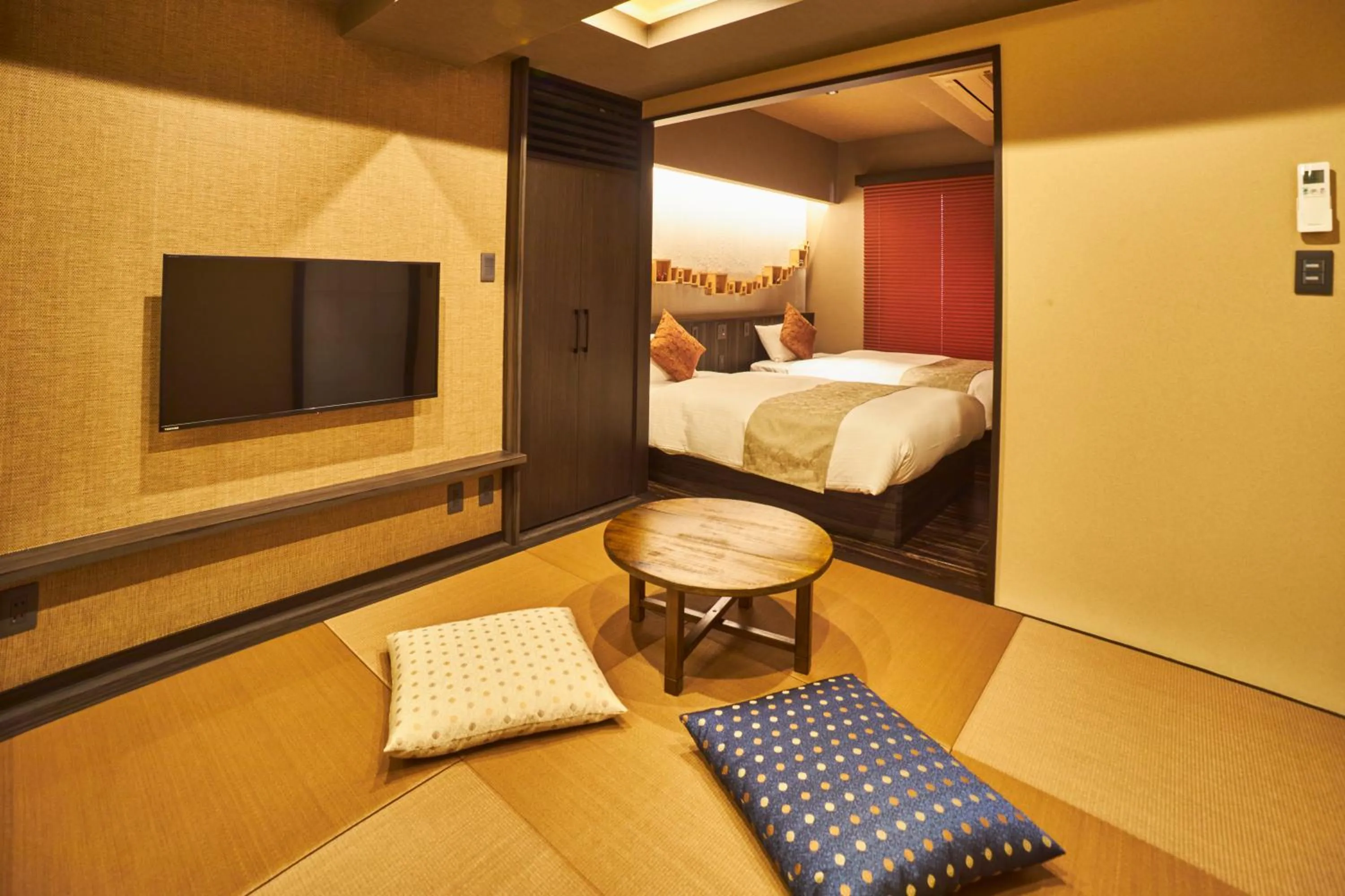 Photo of the whole room, Bed in SAKE Bar Hotel Asakusa