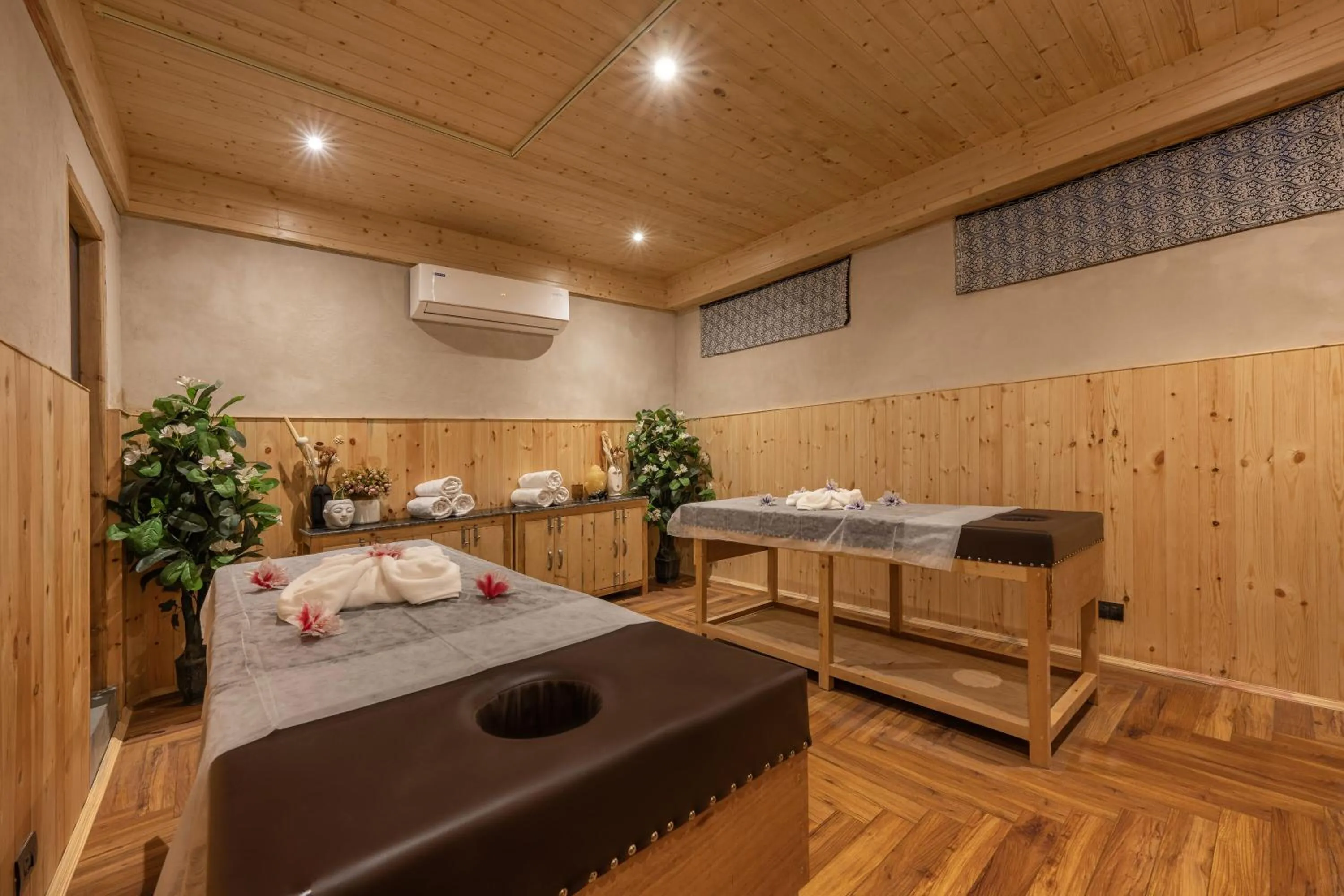 Spa and wellness centre/facilities, Bed in Echor Himalayan Heights Luxe Resort & Spa, Manali