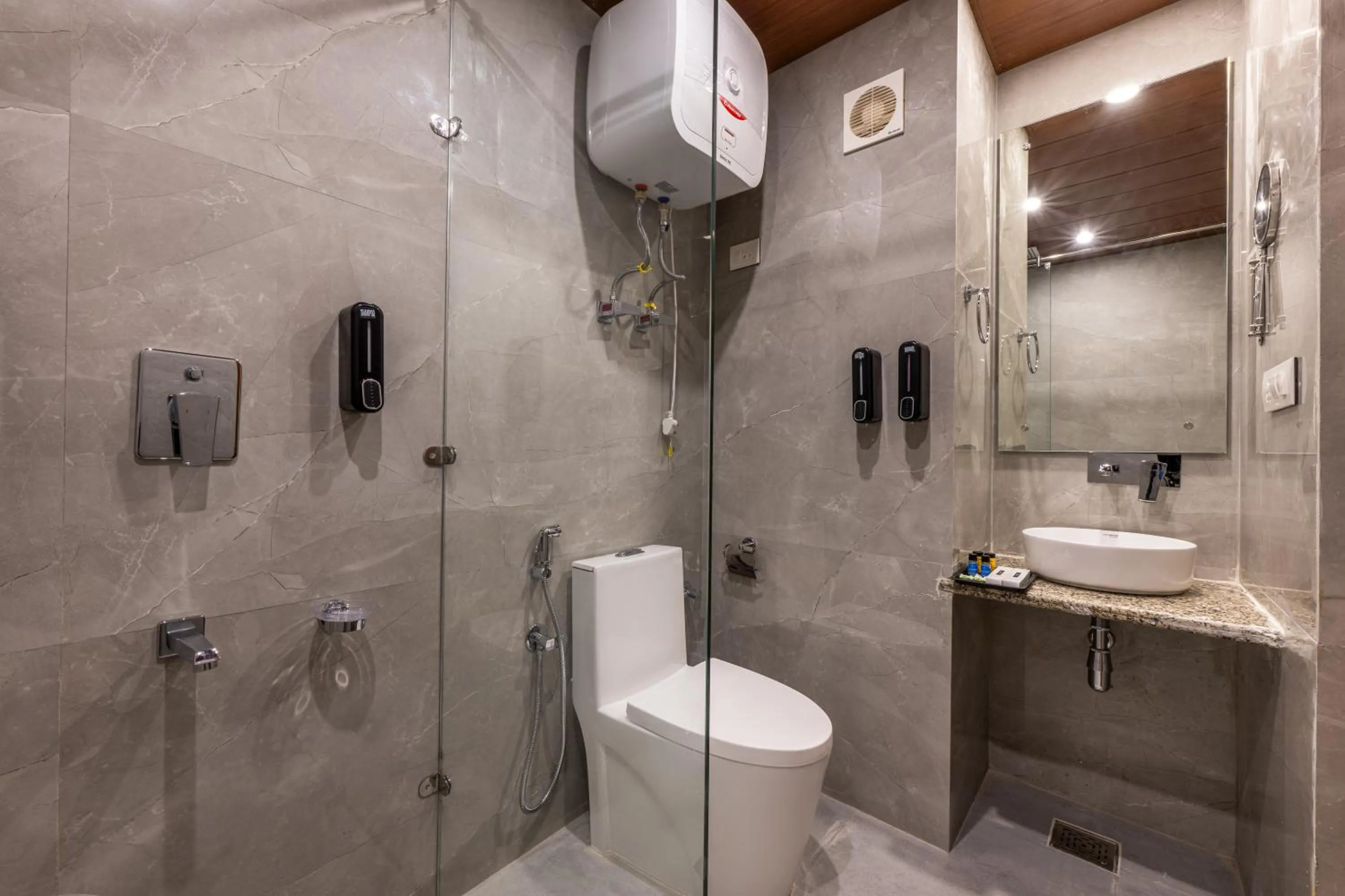 Toilet in Echor Himalayan Heights Luxe Manali