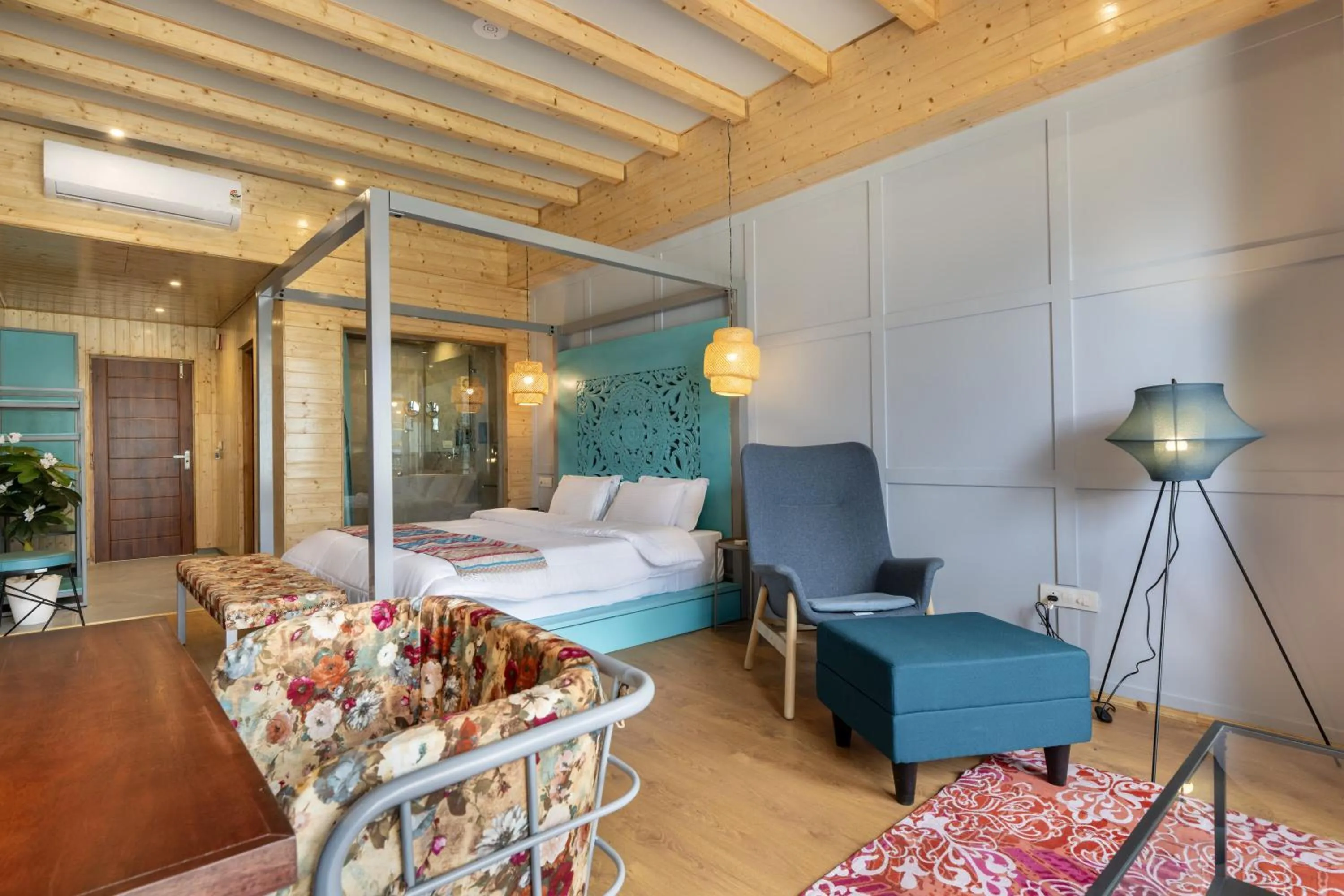 Bed in Echor Himalayan Heights Luxe Manali