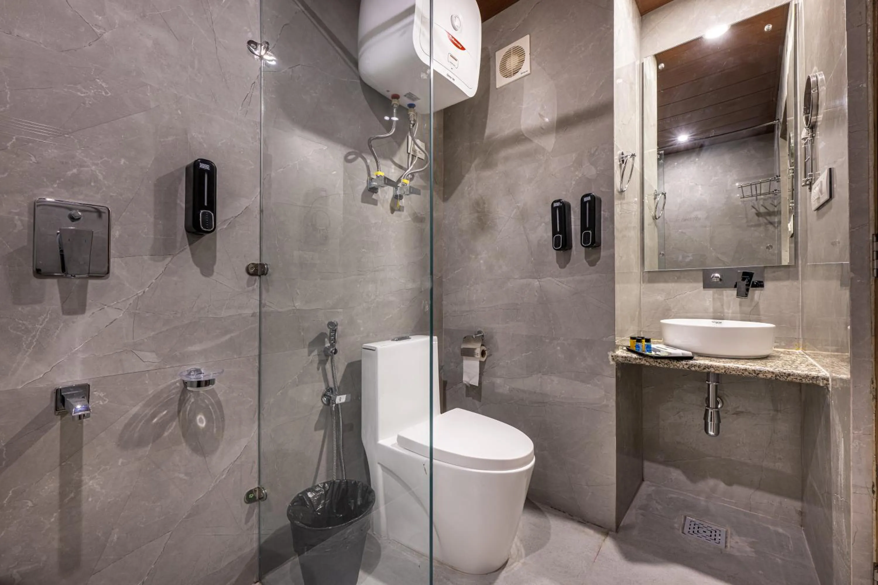 Shower in Echor Himalayan Heights Luxe Manali