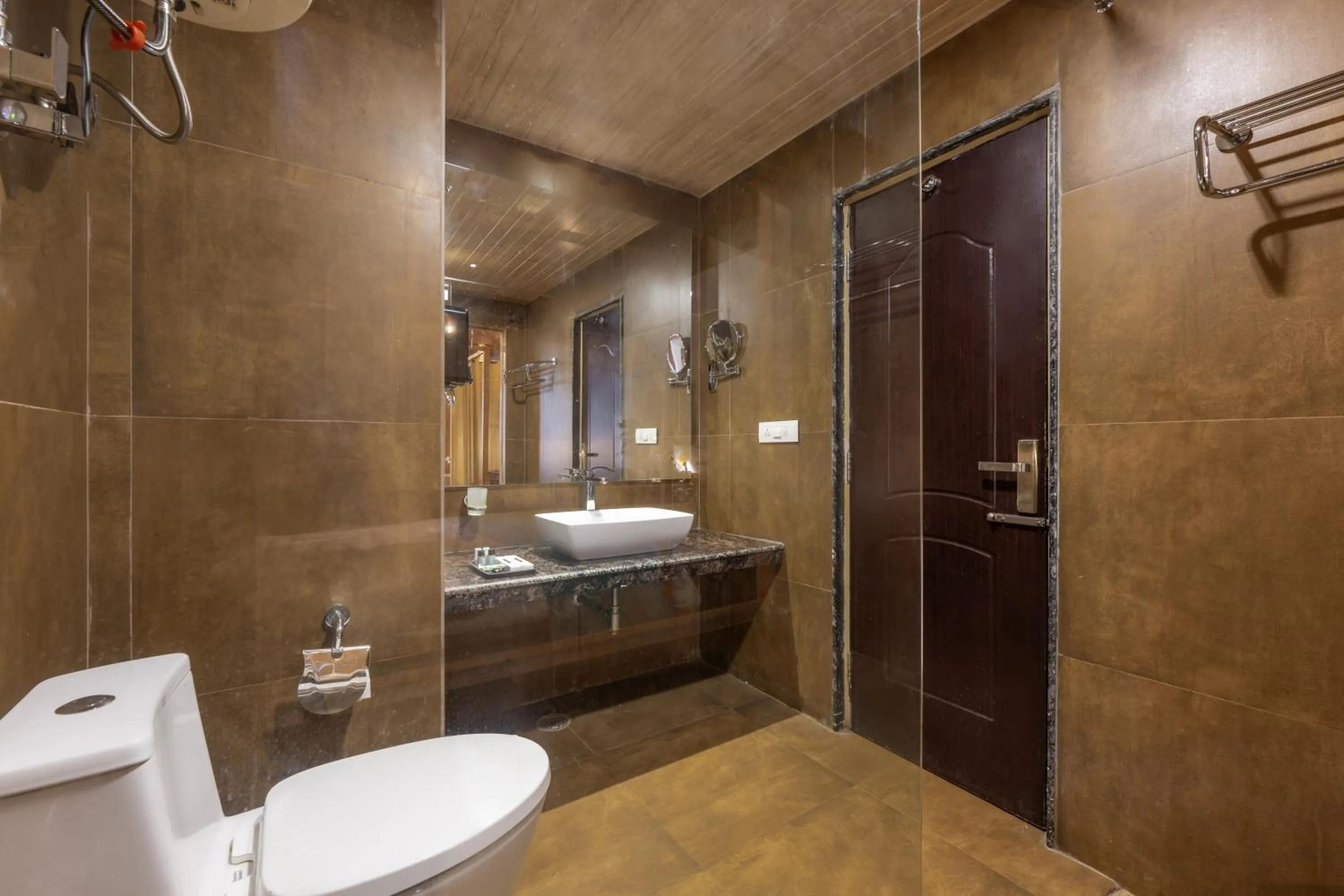 Shower in Echor Himalayan Heights Luxe Resort & Spa, Manali