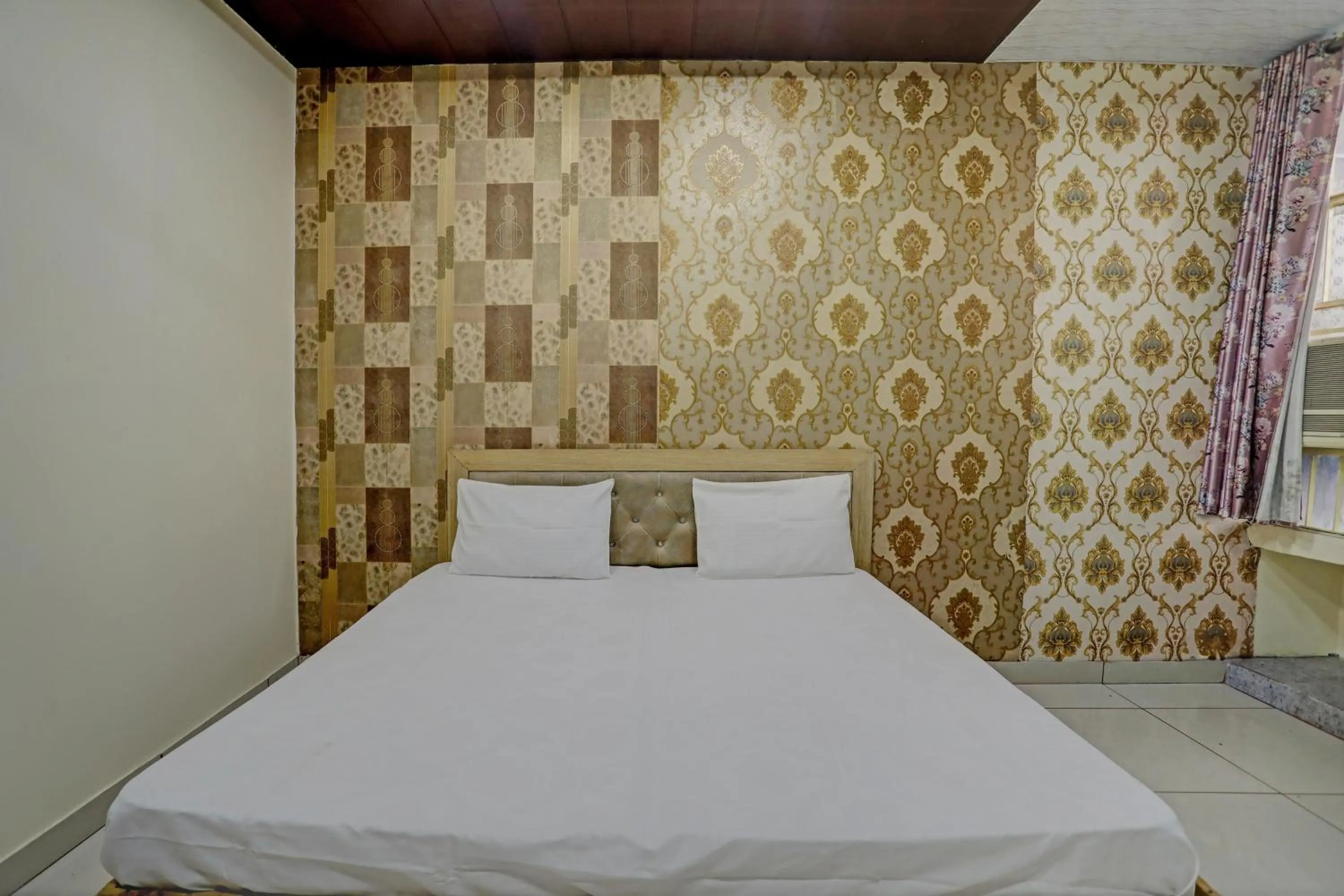 Bedroom, Bed in Hotel O Krishna Guest House & PG