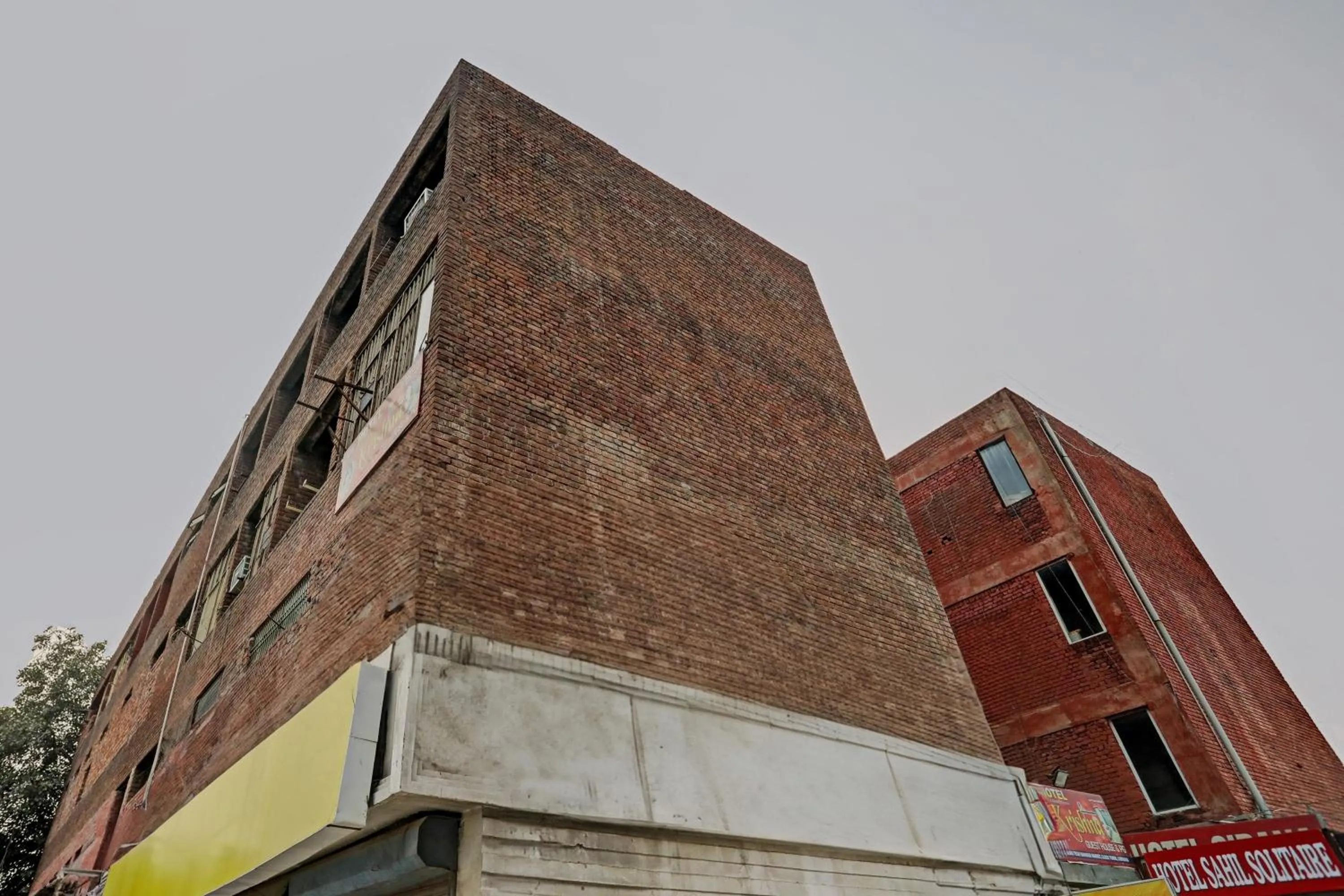 Facade/entrance in Hotel O Krishna Guest House & PG