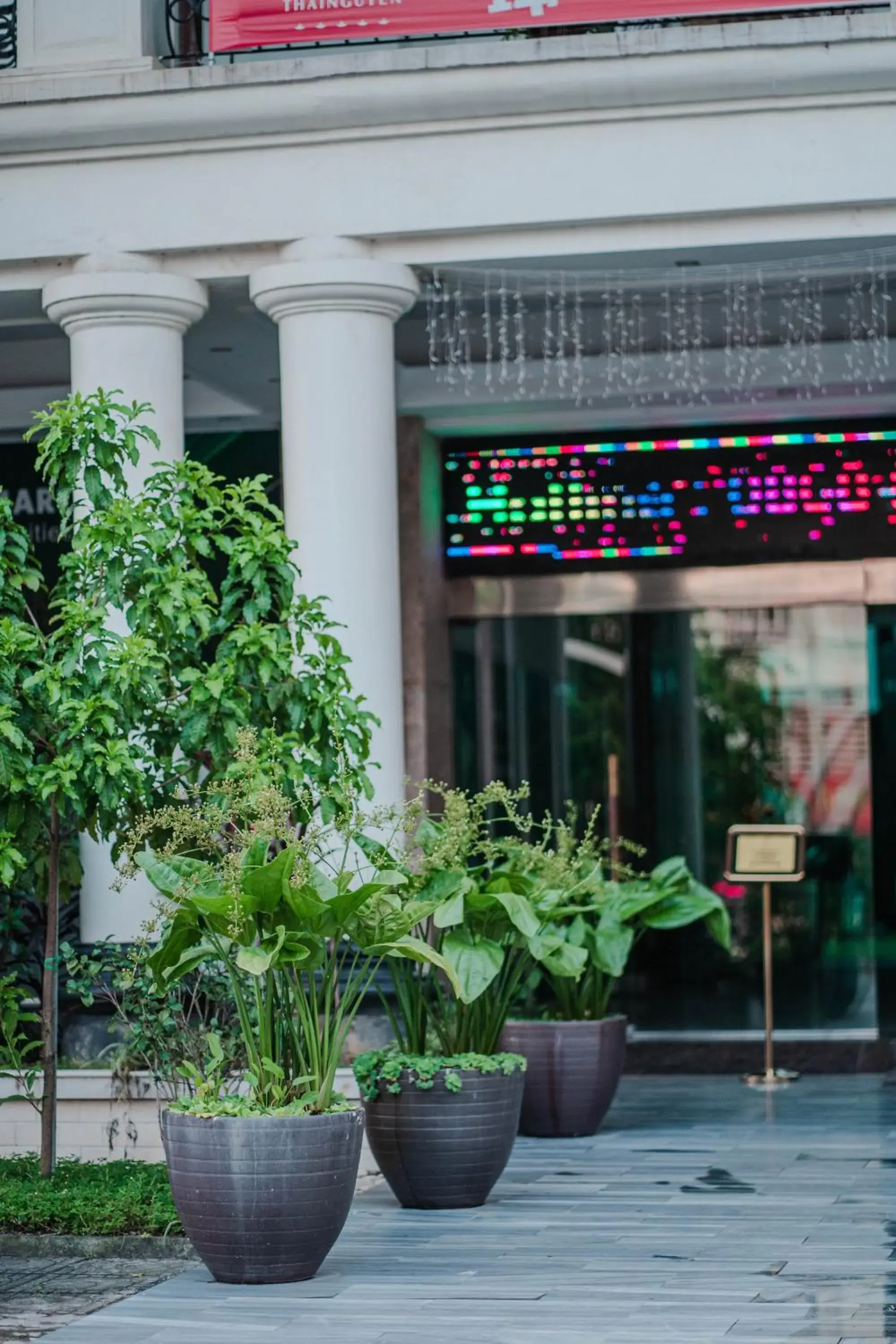 Property building in MAY PLAZA HOTEL Property building in MAY PLAZA HOTEL