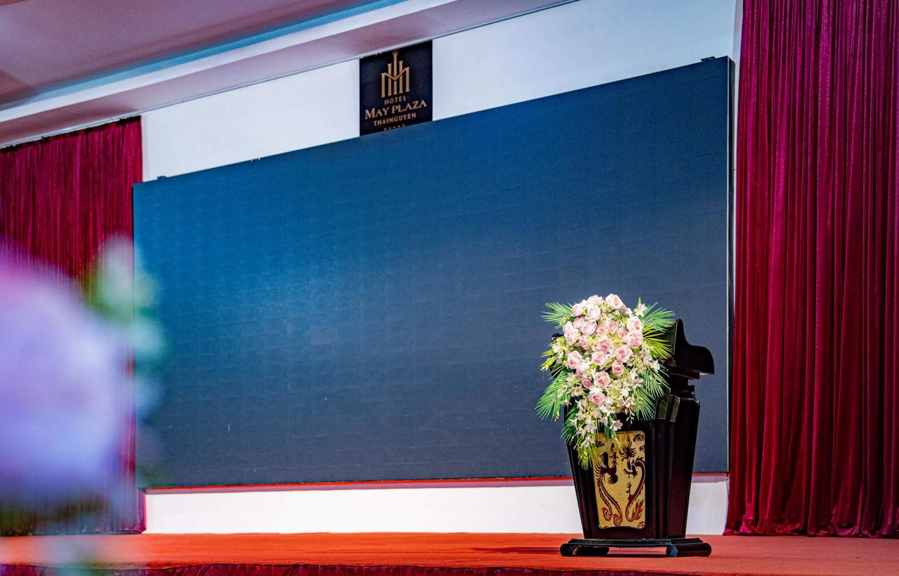 Business facilities in MAY PLAZA HOTEL