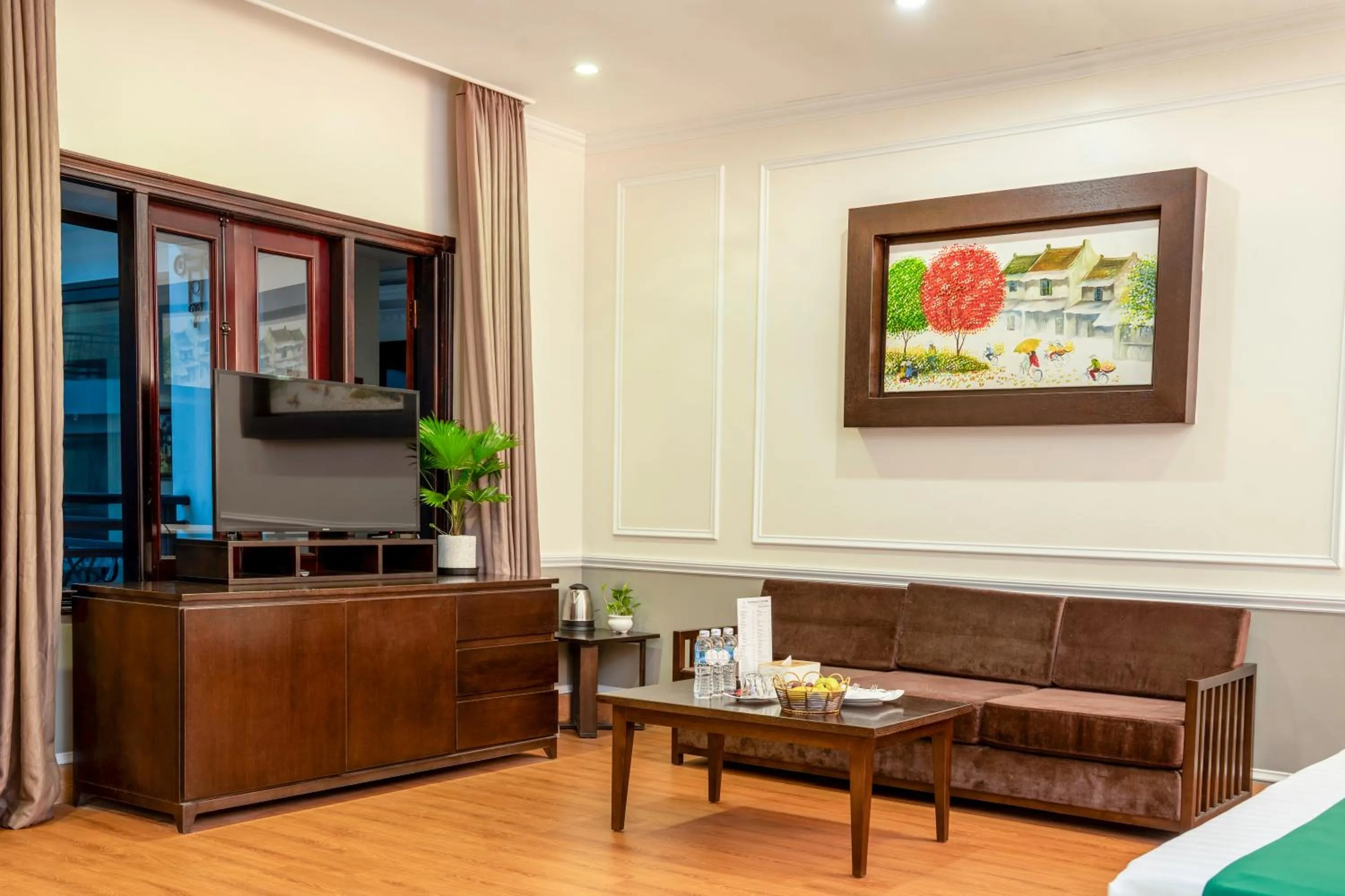 Communal lounge/ TV room in MAY PLAZA HOTEL