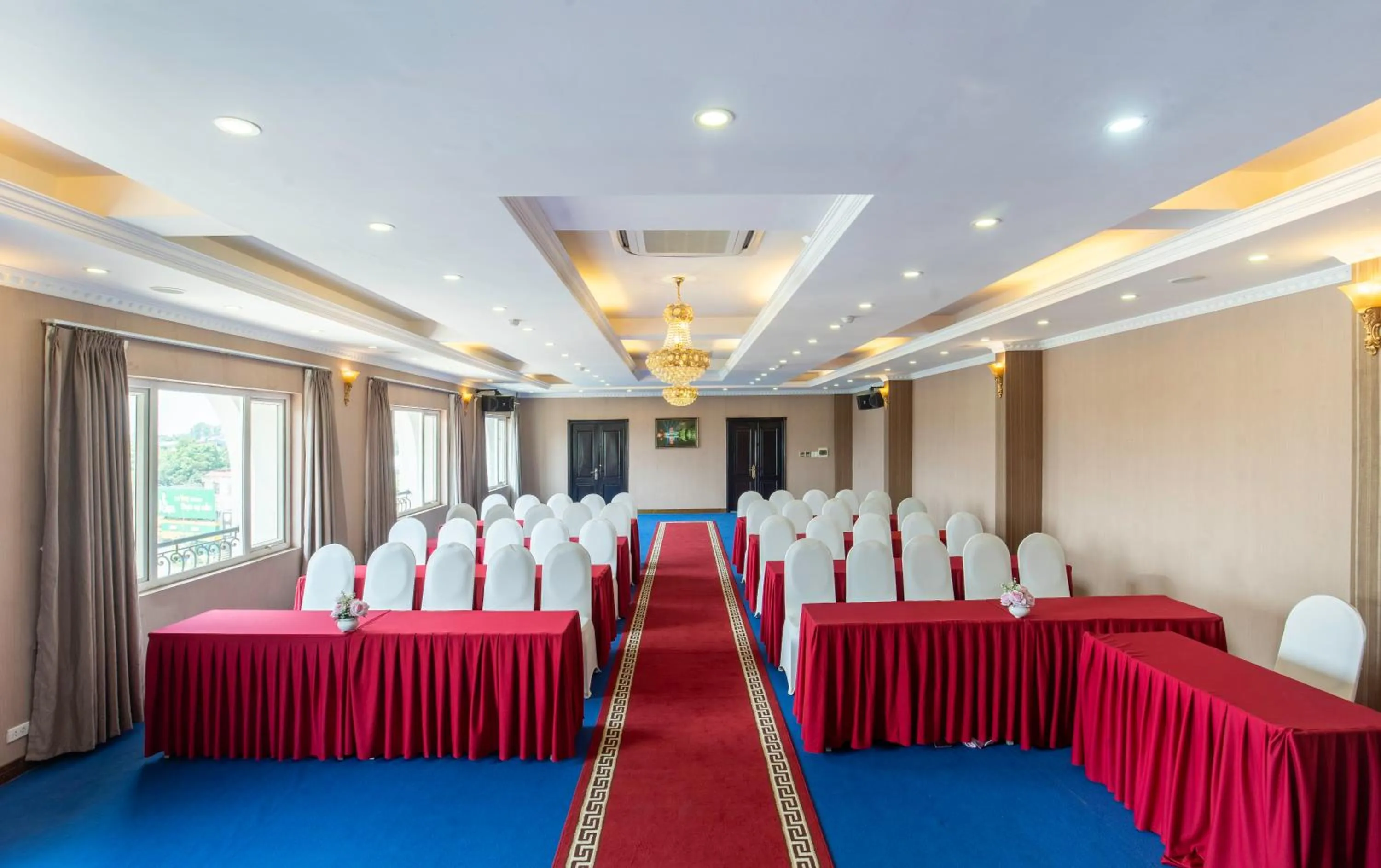 Living room in MAY PLAZA HOTEL