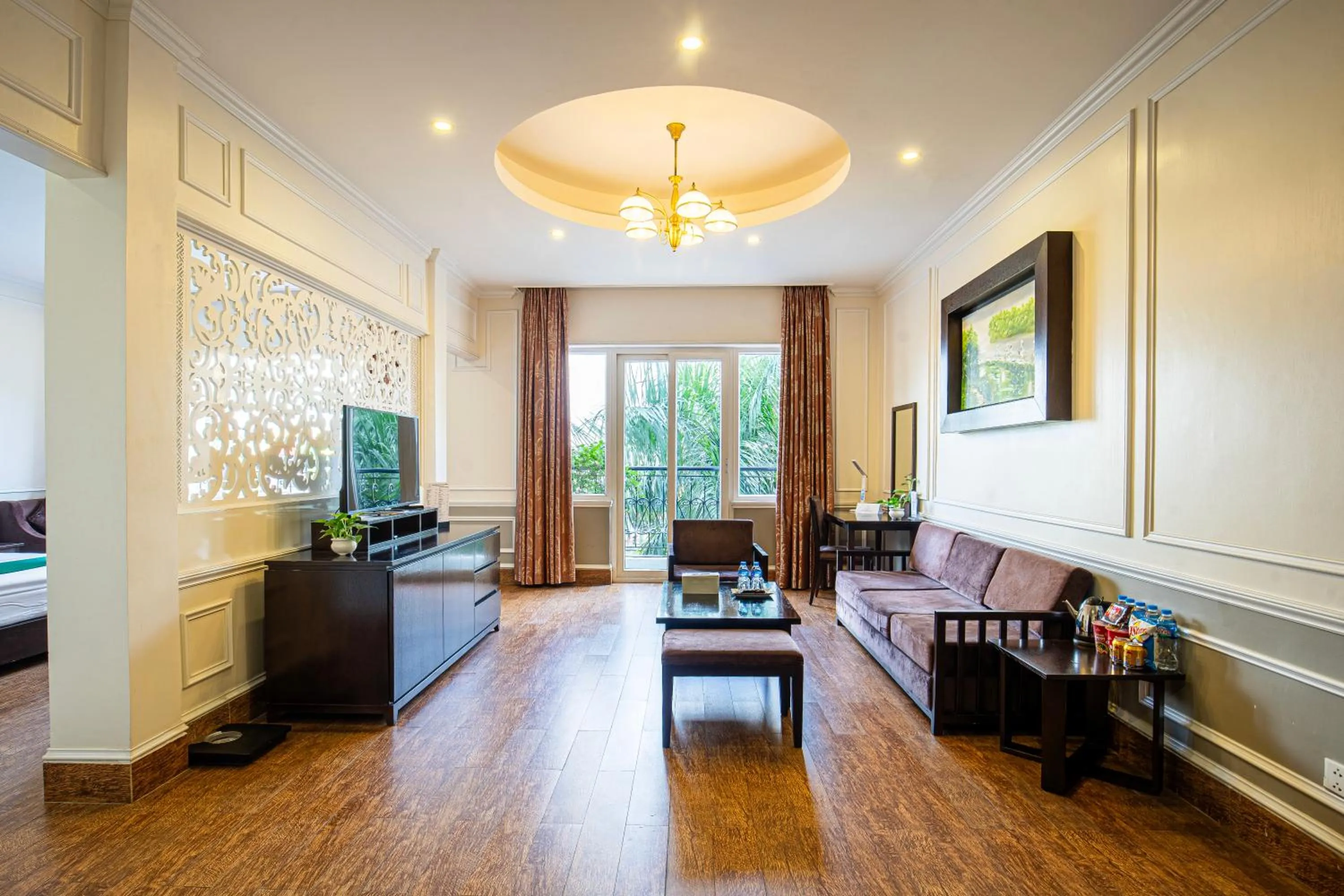 TV and multimedia in MAY PLAZA HOTEL