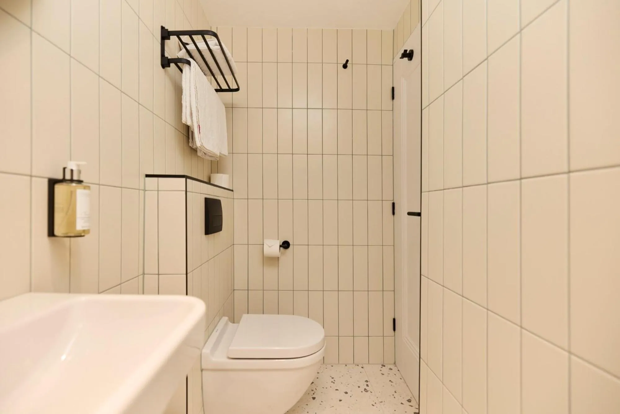 Toilet in The Edwin Hotel