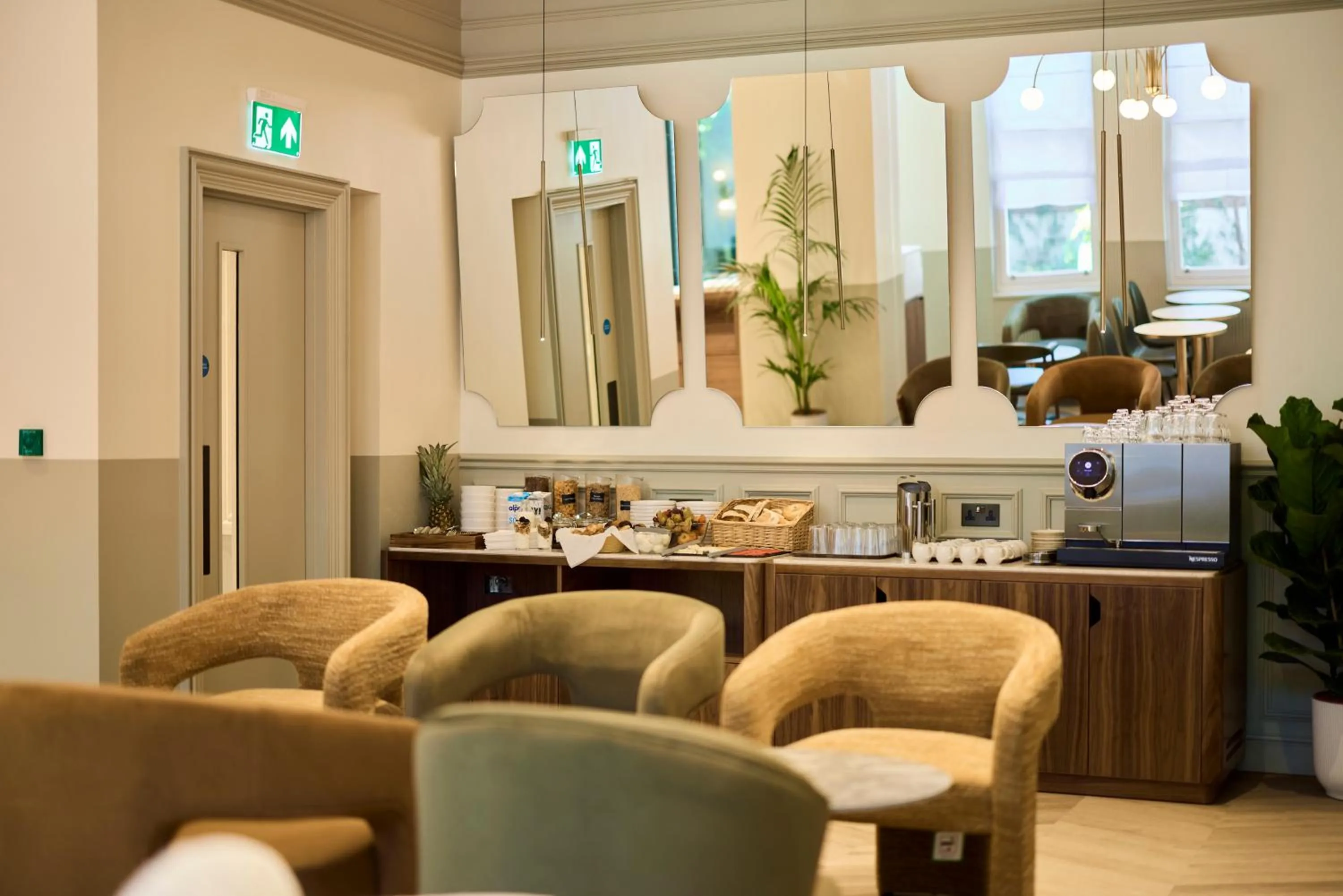 Buffet breakfast in The Edwin Hotel