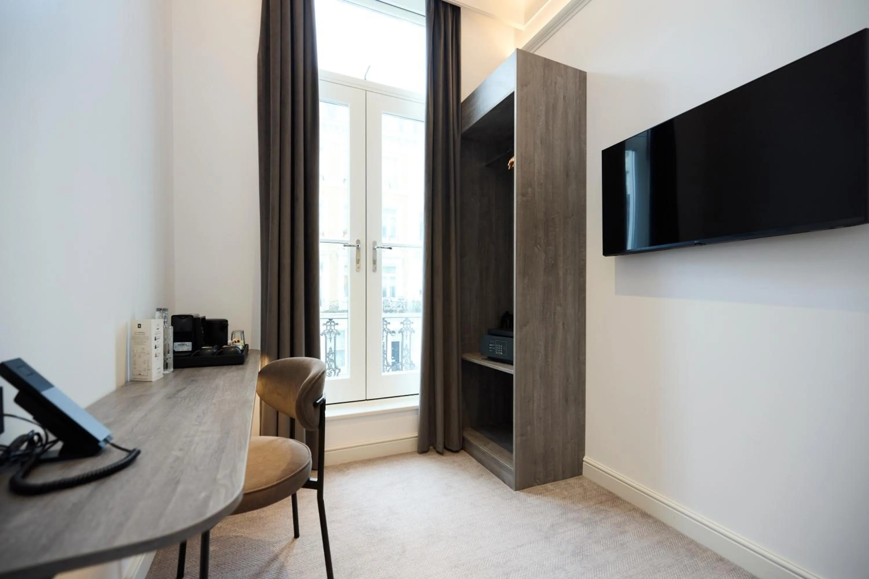 Bedroom in The Edwin Hotel