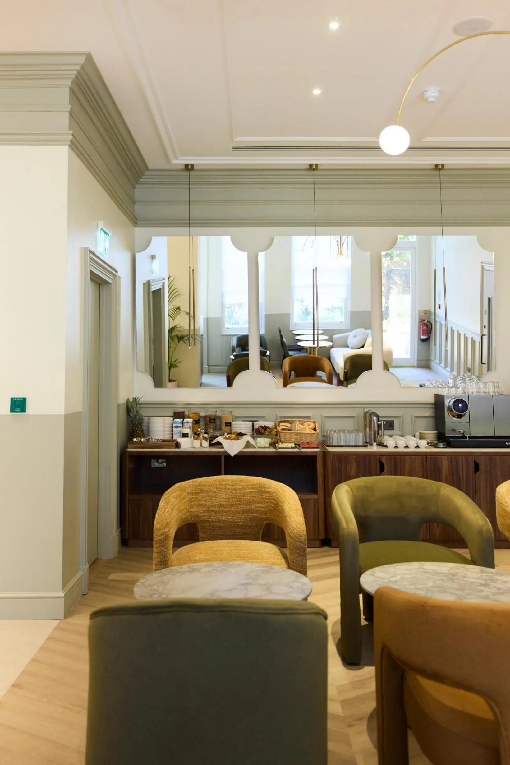 Buffet breakfast in The Edwin Hotel