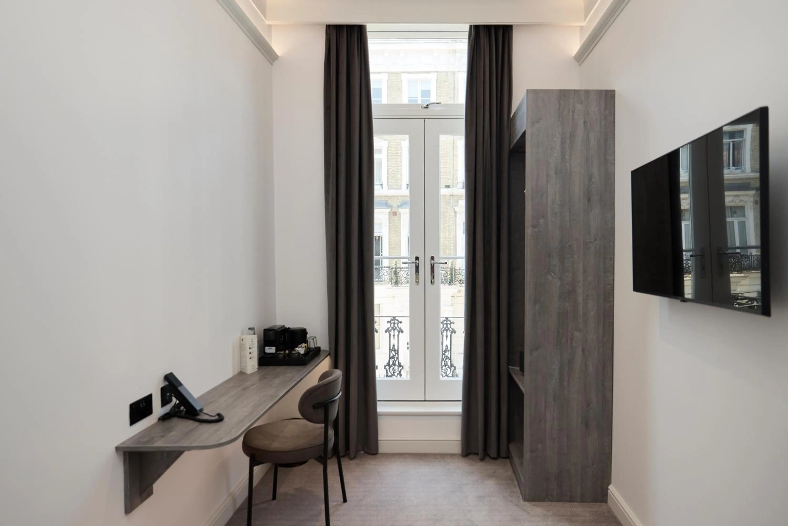 Bedroom in The Edwin Hotel