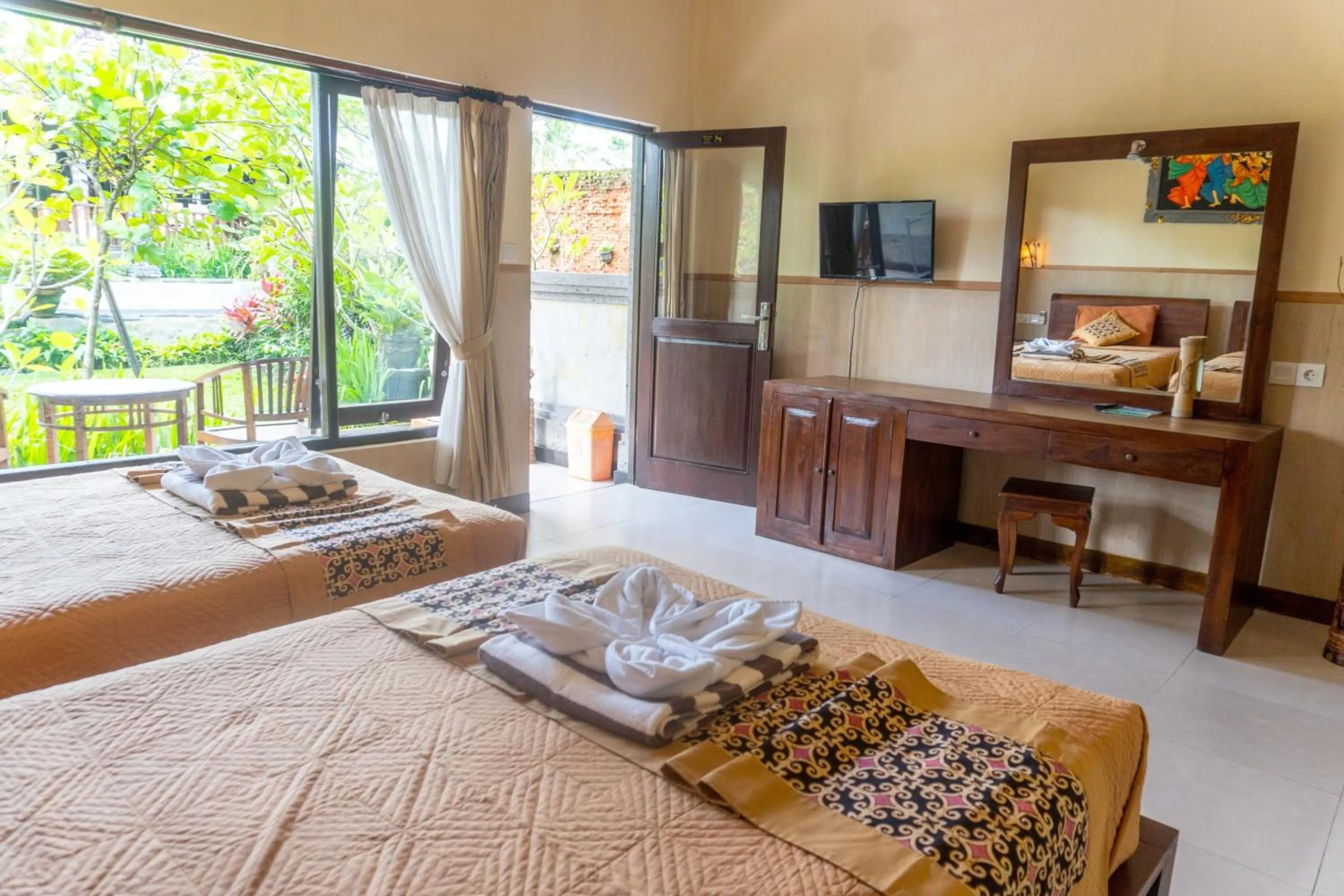 Bedroom, Bed in Bucu Guest House