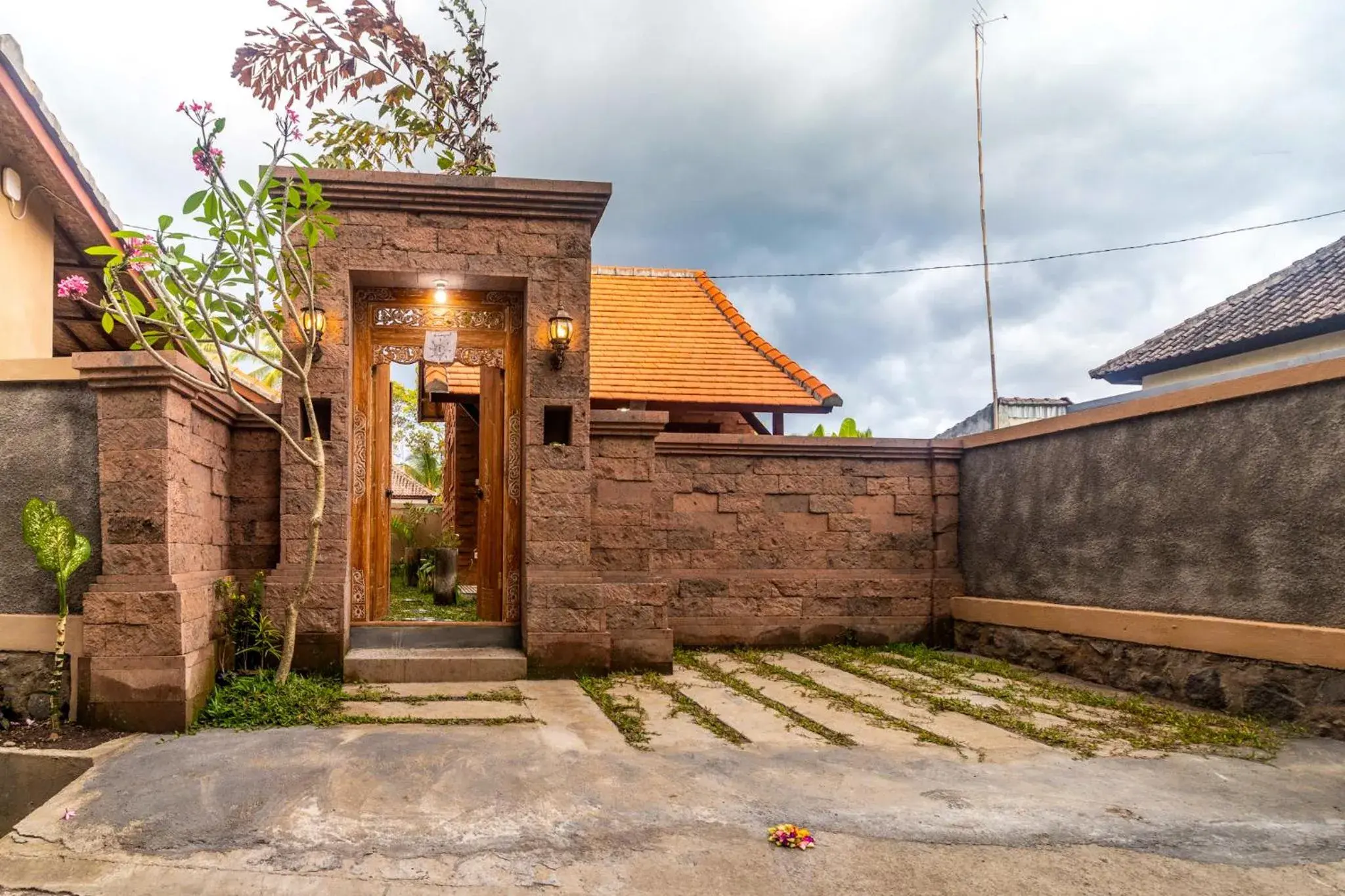 Property building in Buruan Sari Villas by AGATA Property building in Buruan Sari Villas by AGATA