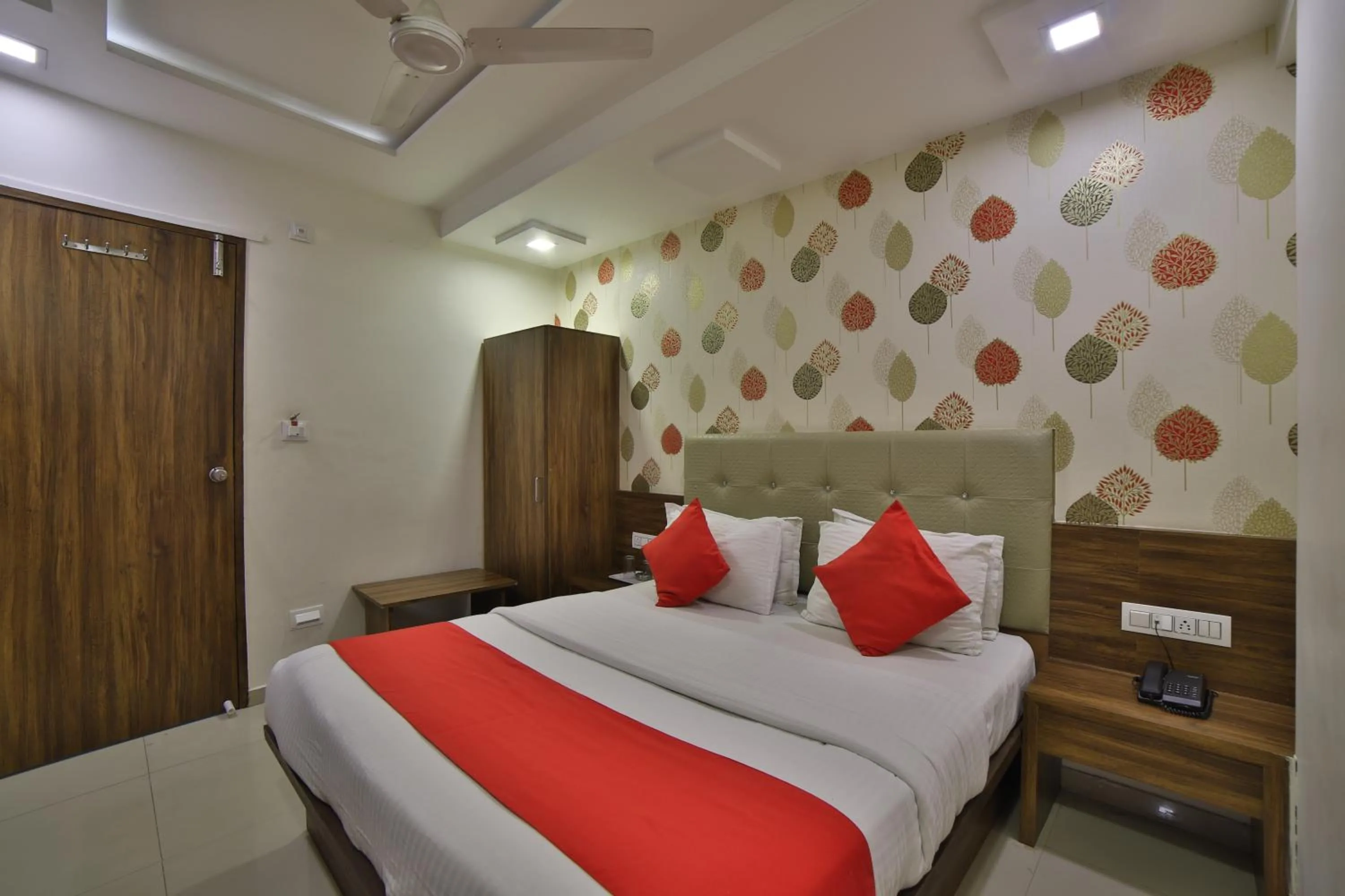 Hotel Sunstar Inn