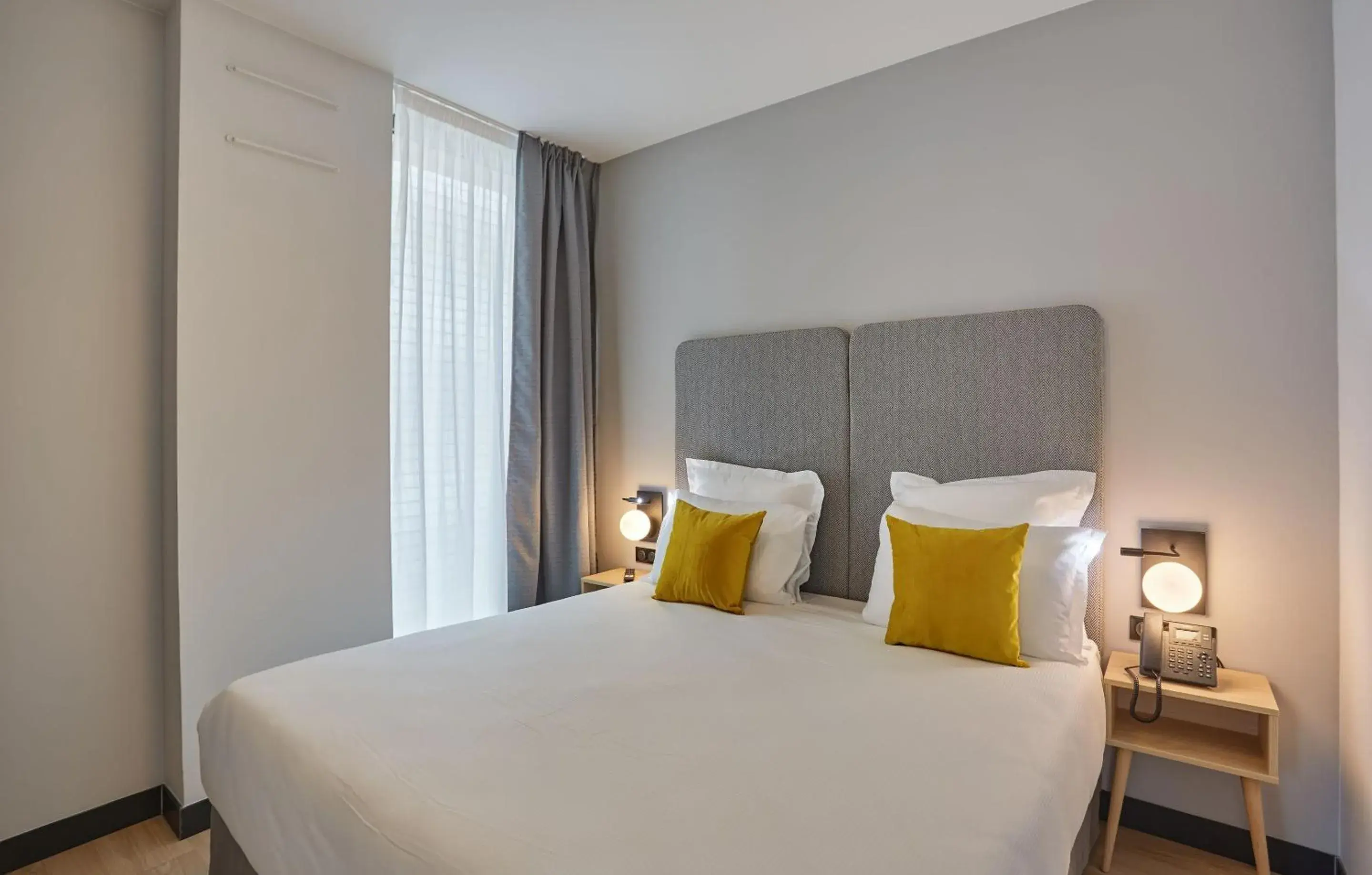 Bedroom, Bed in Appart'hôtel Odalys City - Nîmes Arènes - Palais des Congrès Bedroom, Bed in Appart'hôtel Odalys City - Nîmes Arènes - Palais des Congrès