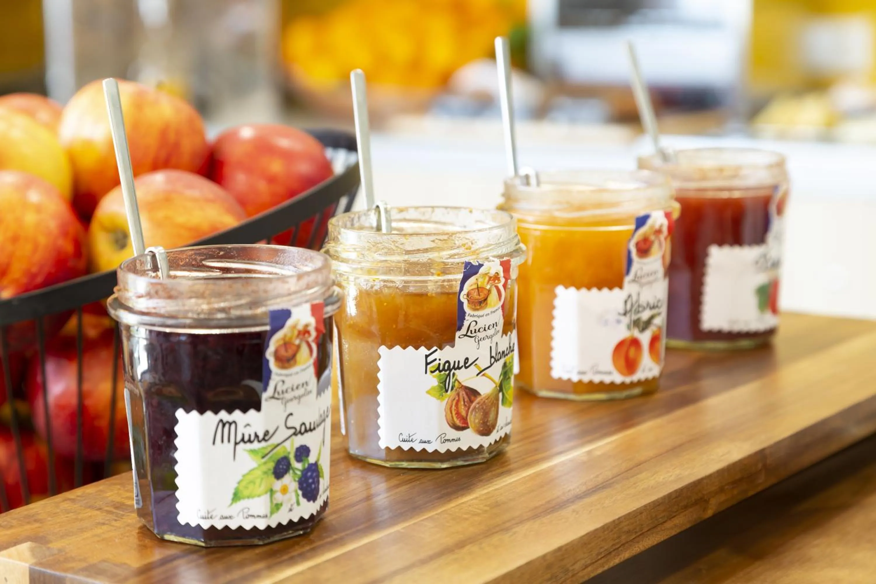 Buffet breakfast in Appart'hôtel Odalys City - Nîmes Arènes - Palais des Congrès