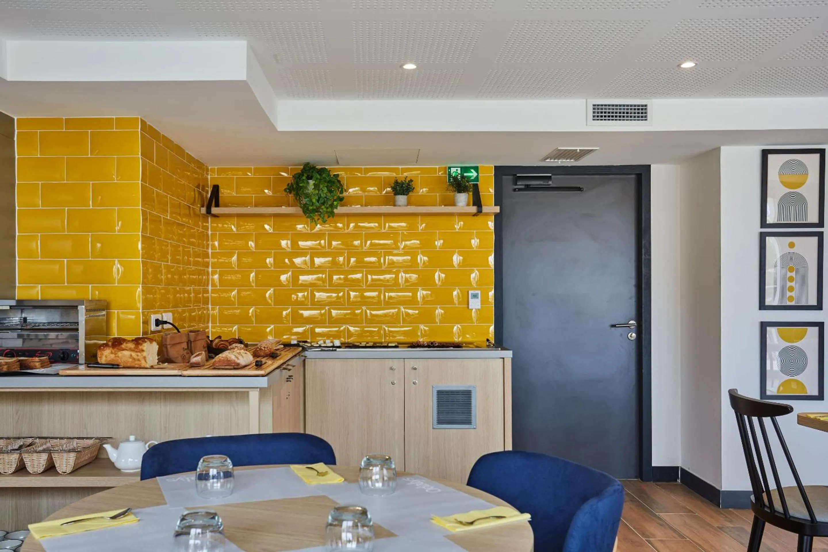 Breakfast in Appart'hôtel Odalys City - Nîmes Arènes - Palais des Congrès