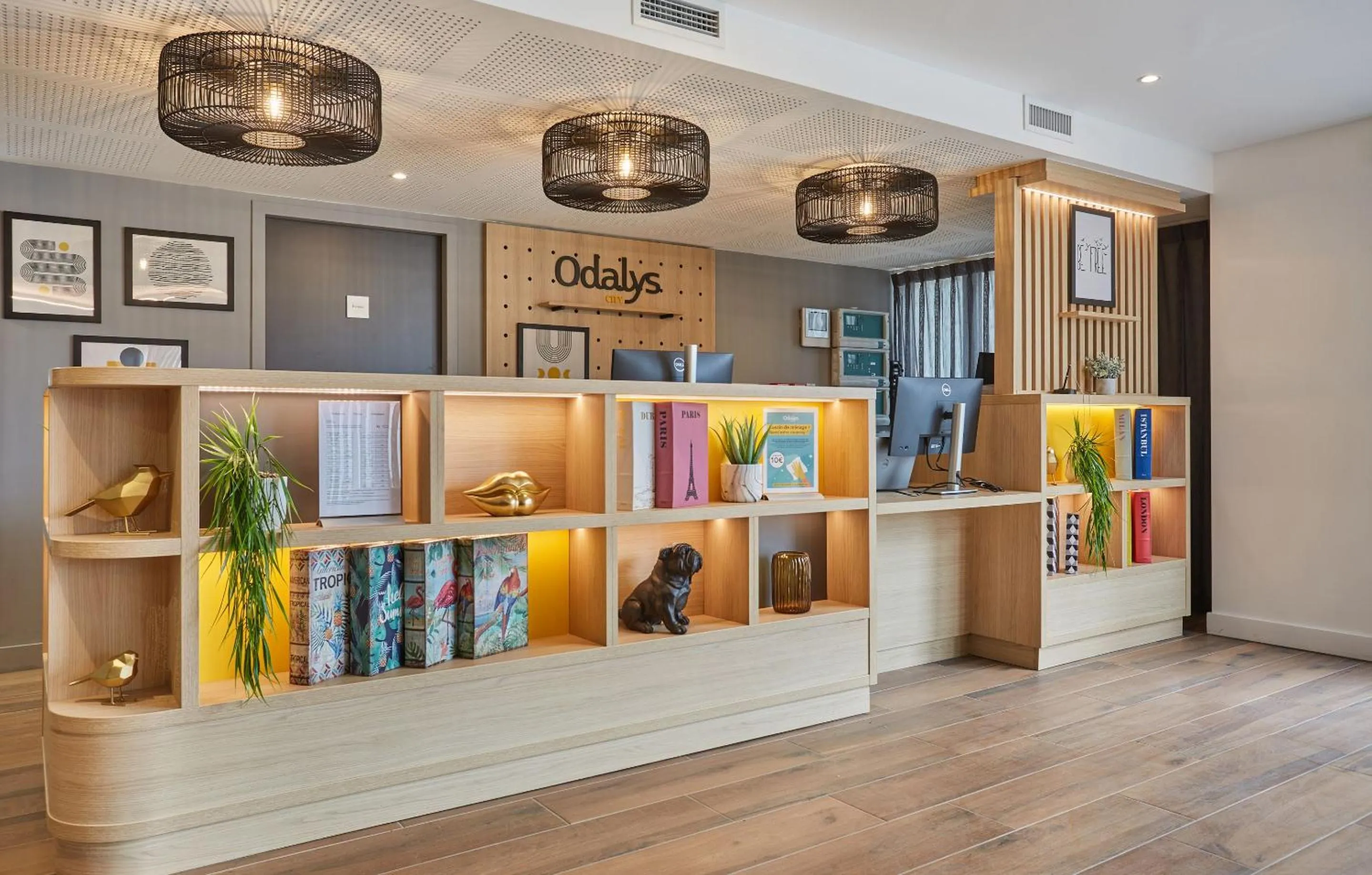 Lobby or reception in Appart'hôtel Odalys City - Nîmes Arènes - Palais des Congrès