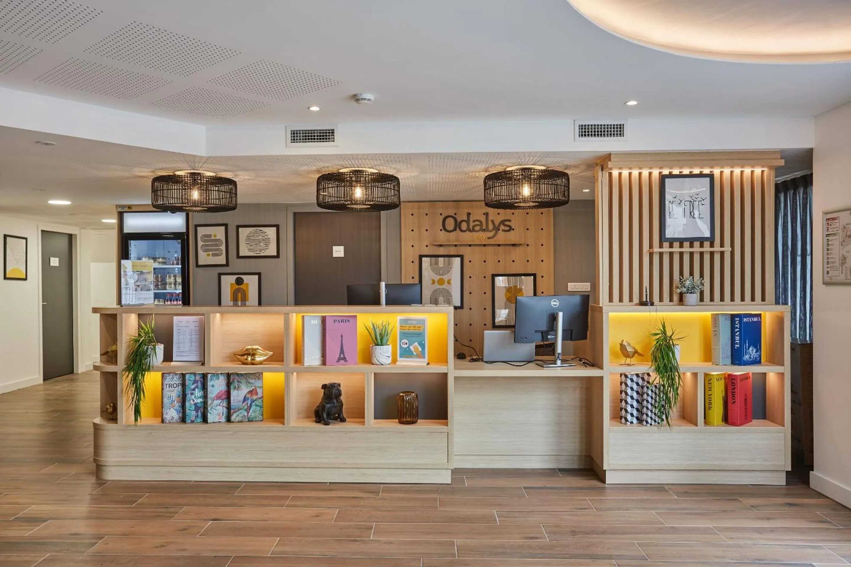 Lobby or reception in Appart'hôtel Odalys City - Nîmes Arènes - Palais des Congrès