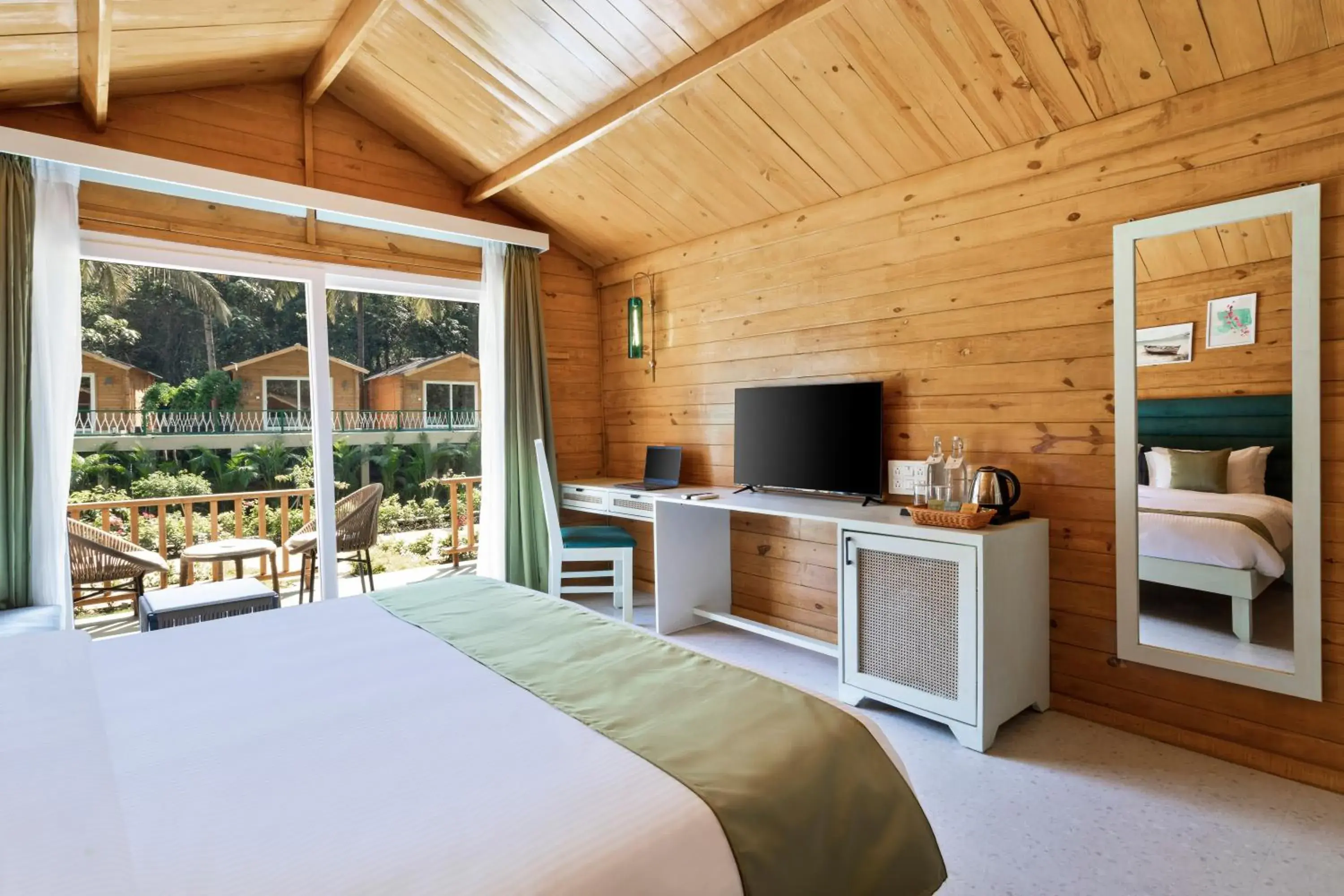 Bed in Stone Wood Premier Dandeli Bed in Stone Wood Premier Dandeli