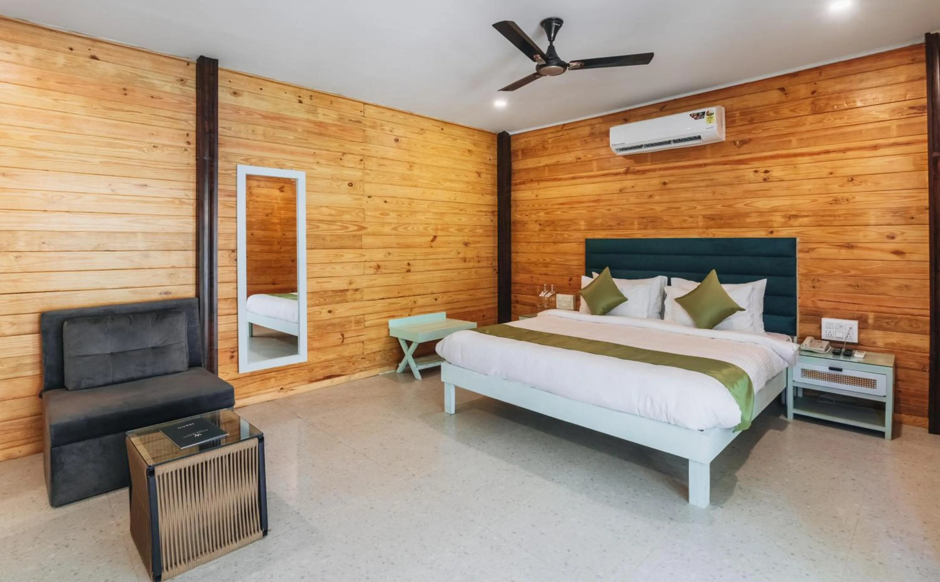 Photo of the whole room, Bed in Stone Wood Premier Dandeli