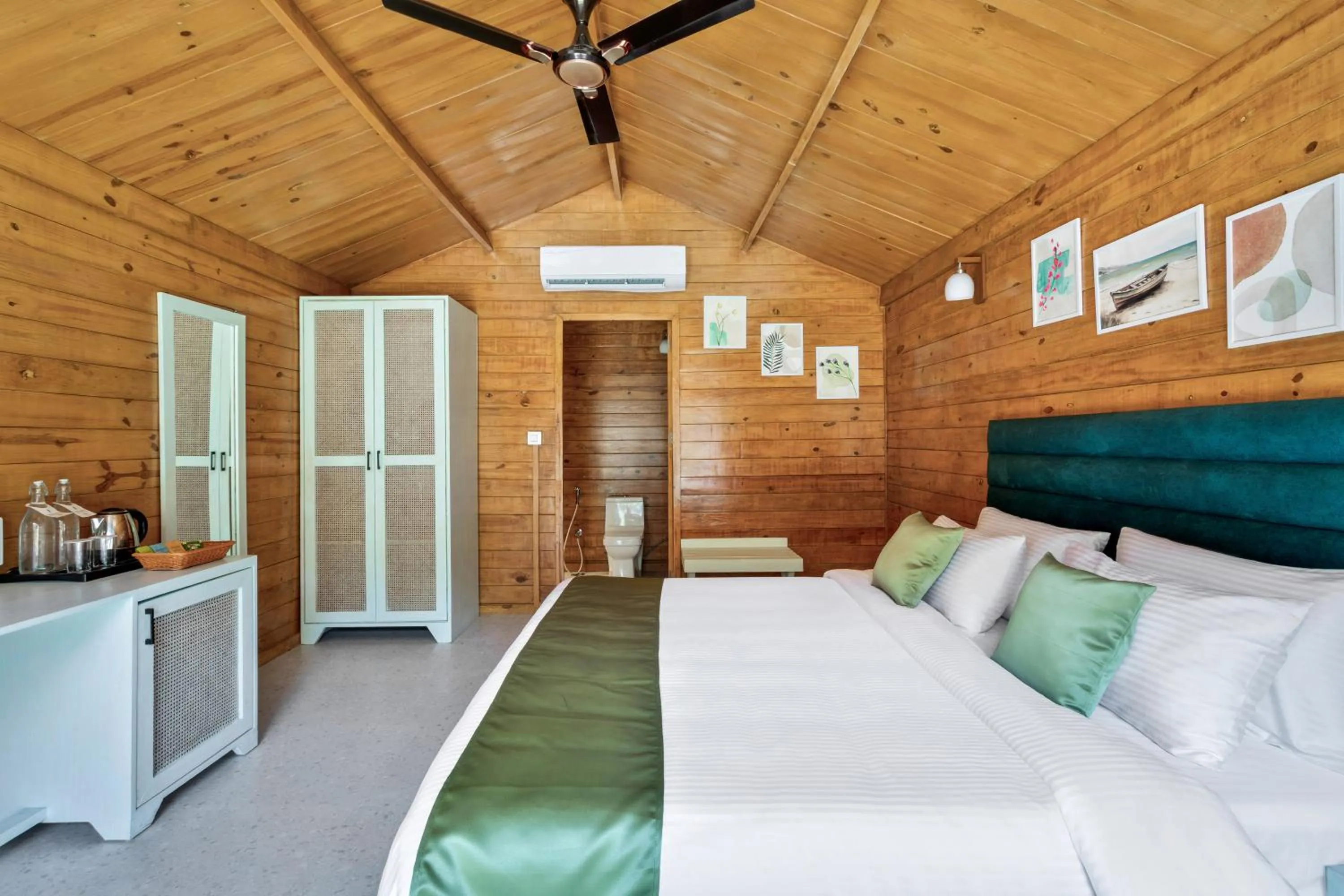 Bed in Stone Wood Premier Dandeli