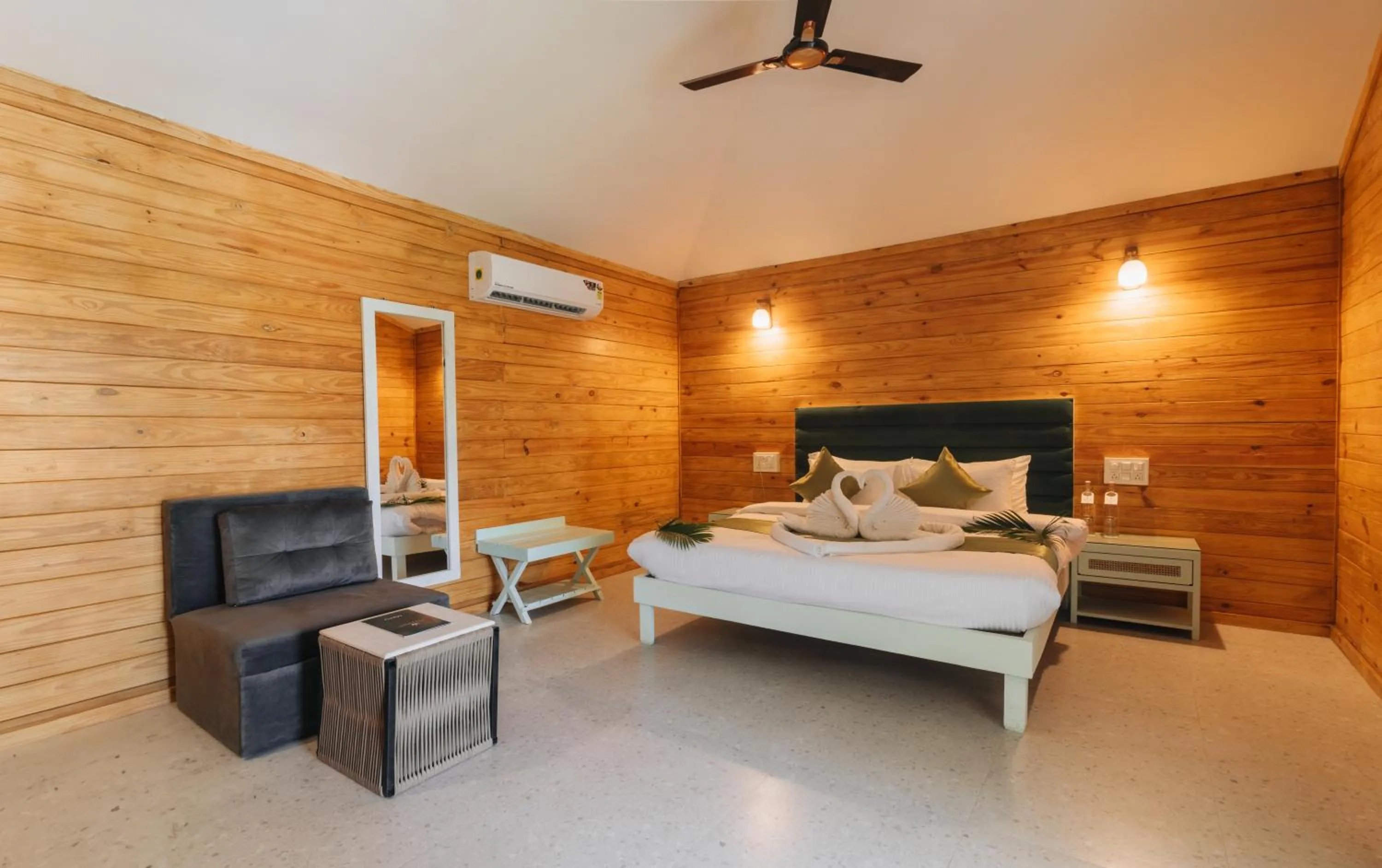 Photo of the whole room, Bed in Stone Wood Premier Dandeli