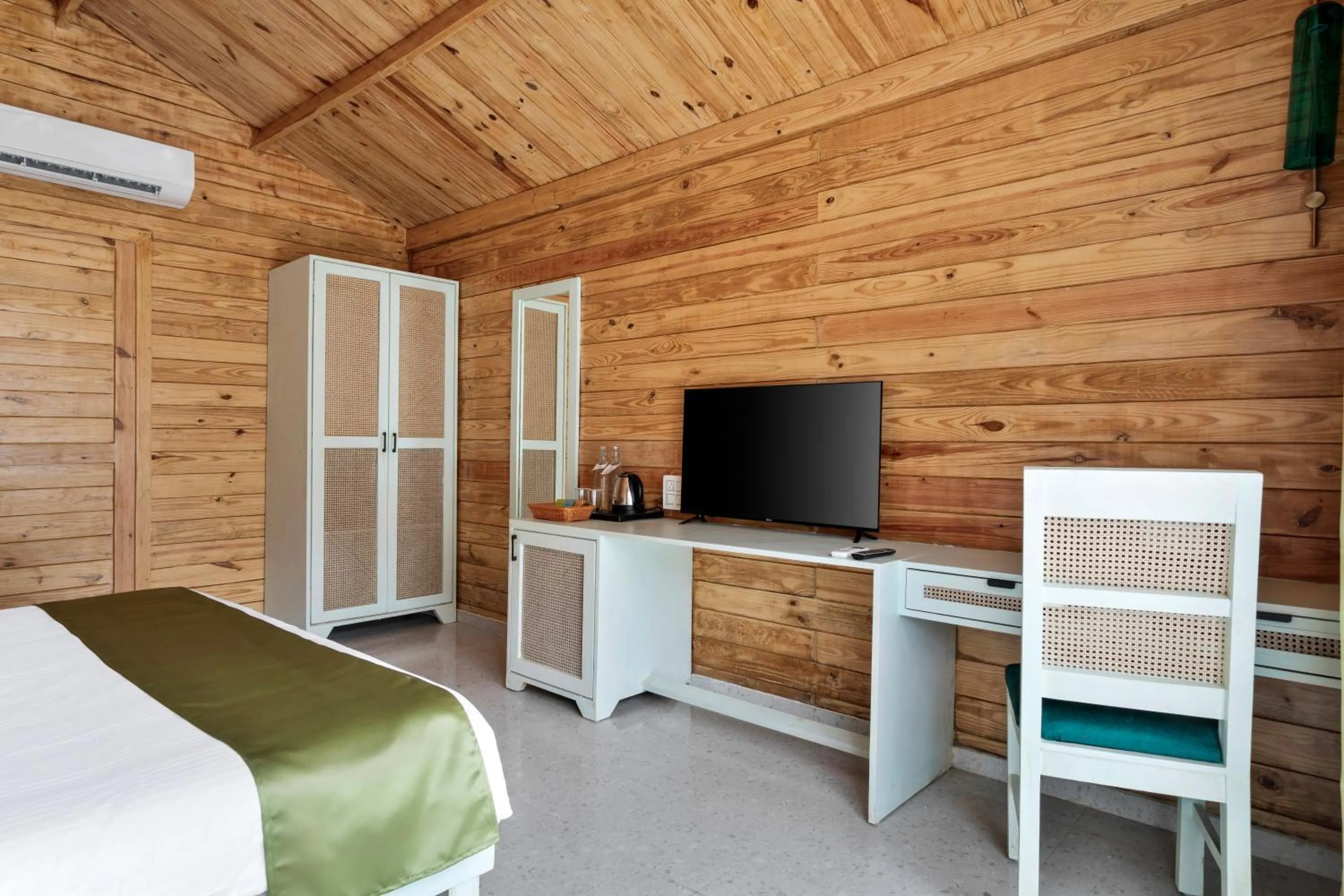 Bed in Stone Wood Premier Dandeli