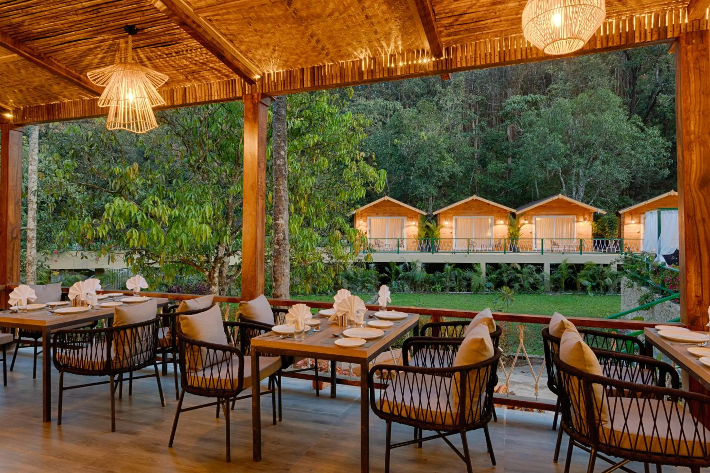 Restaurant/places to eat in Stone Wood Premier Dandeli