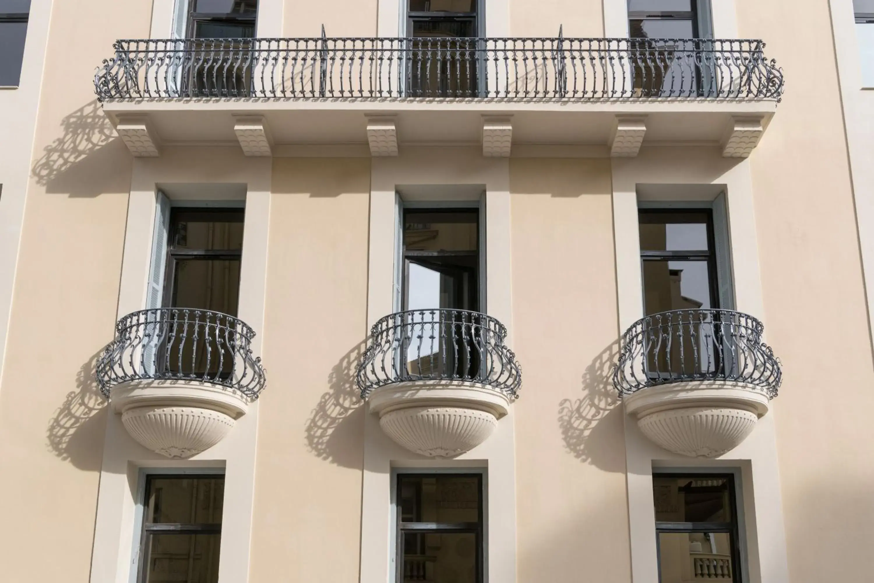 Facade/entrance in SLO Hostel Nice Facade/entrance in SLO Hostel Nice