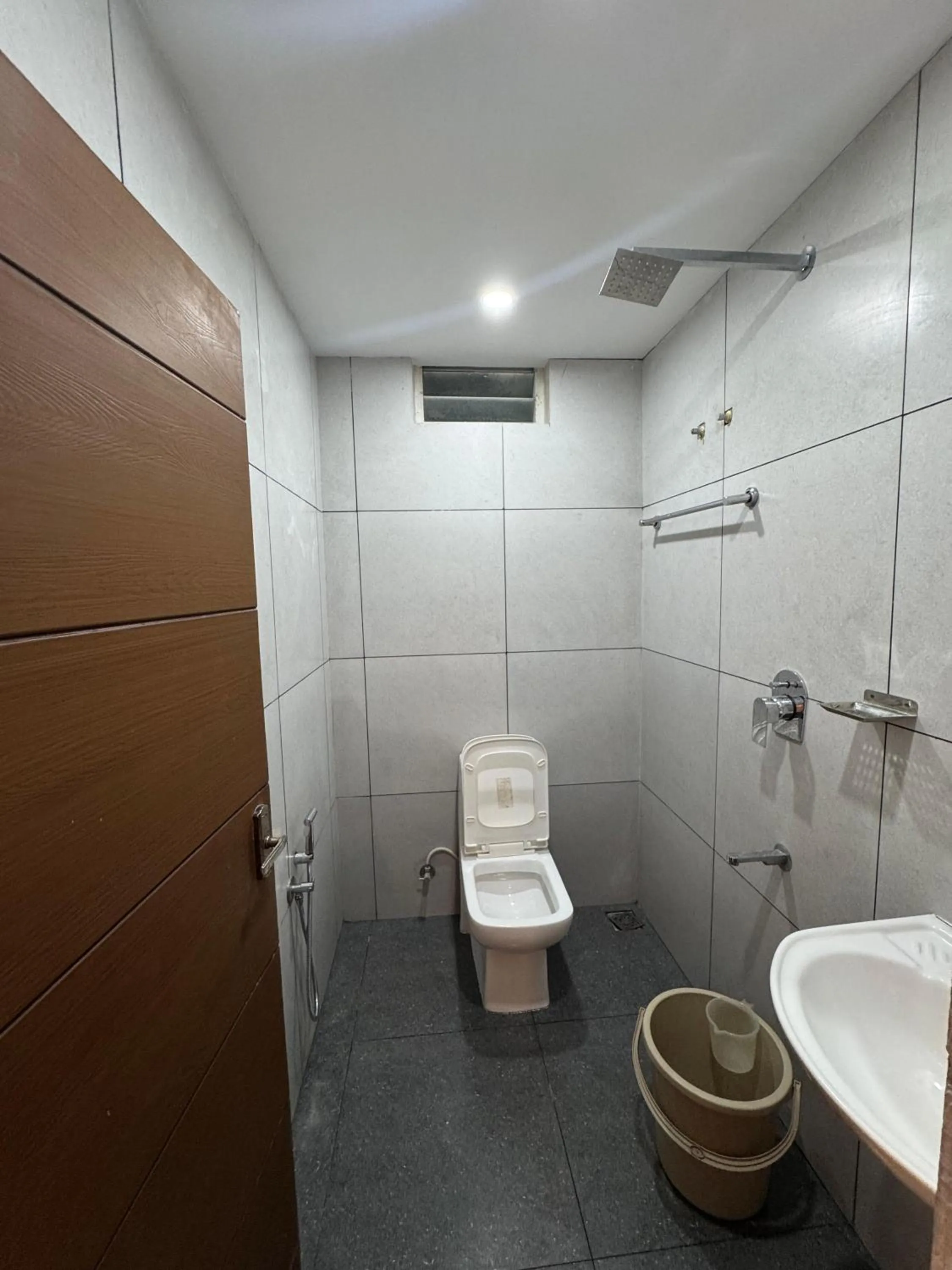 Shower in Heres Haut Residency