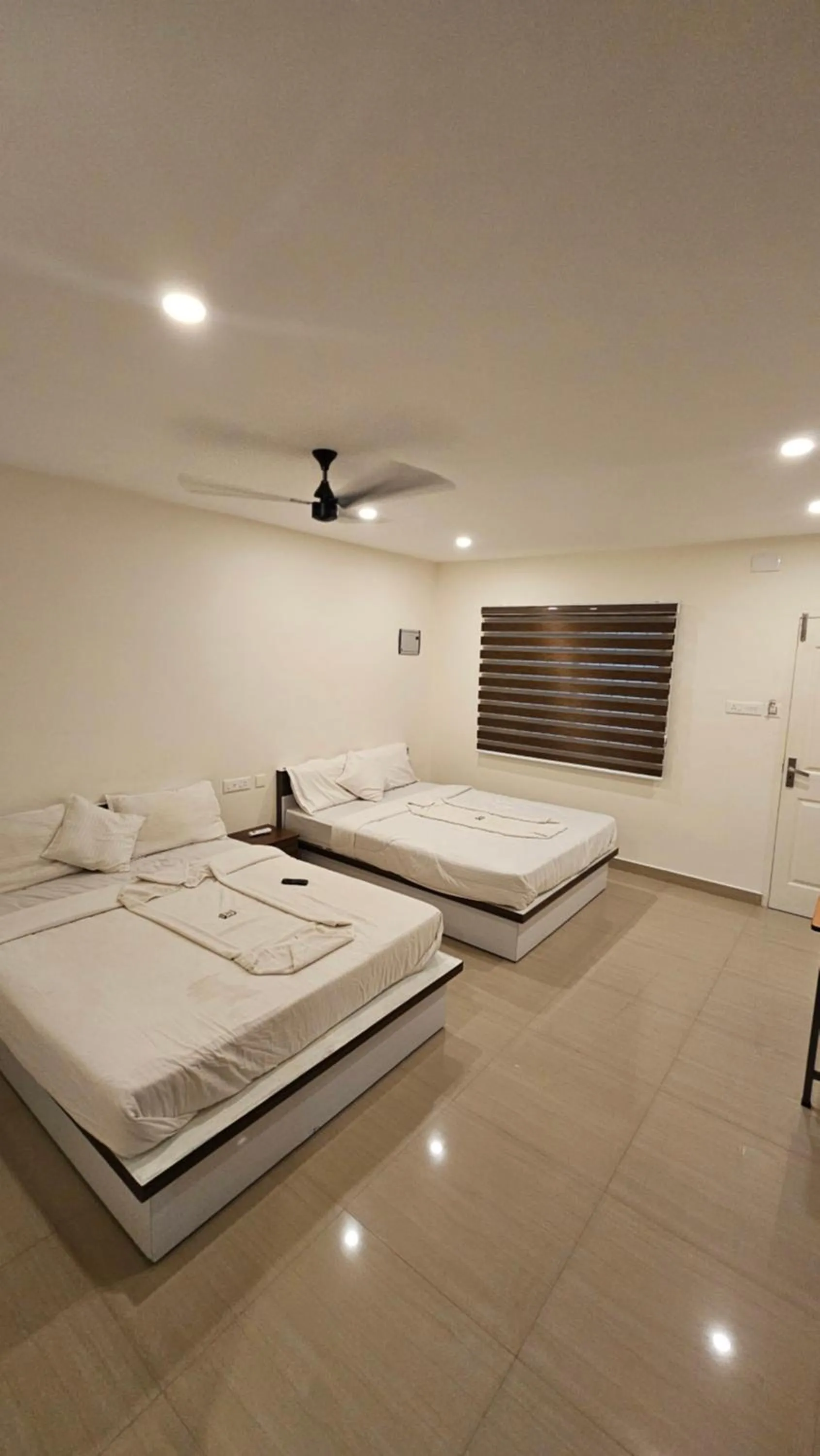 Bed in Heres Haut Residency