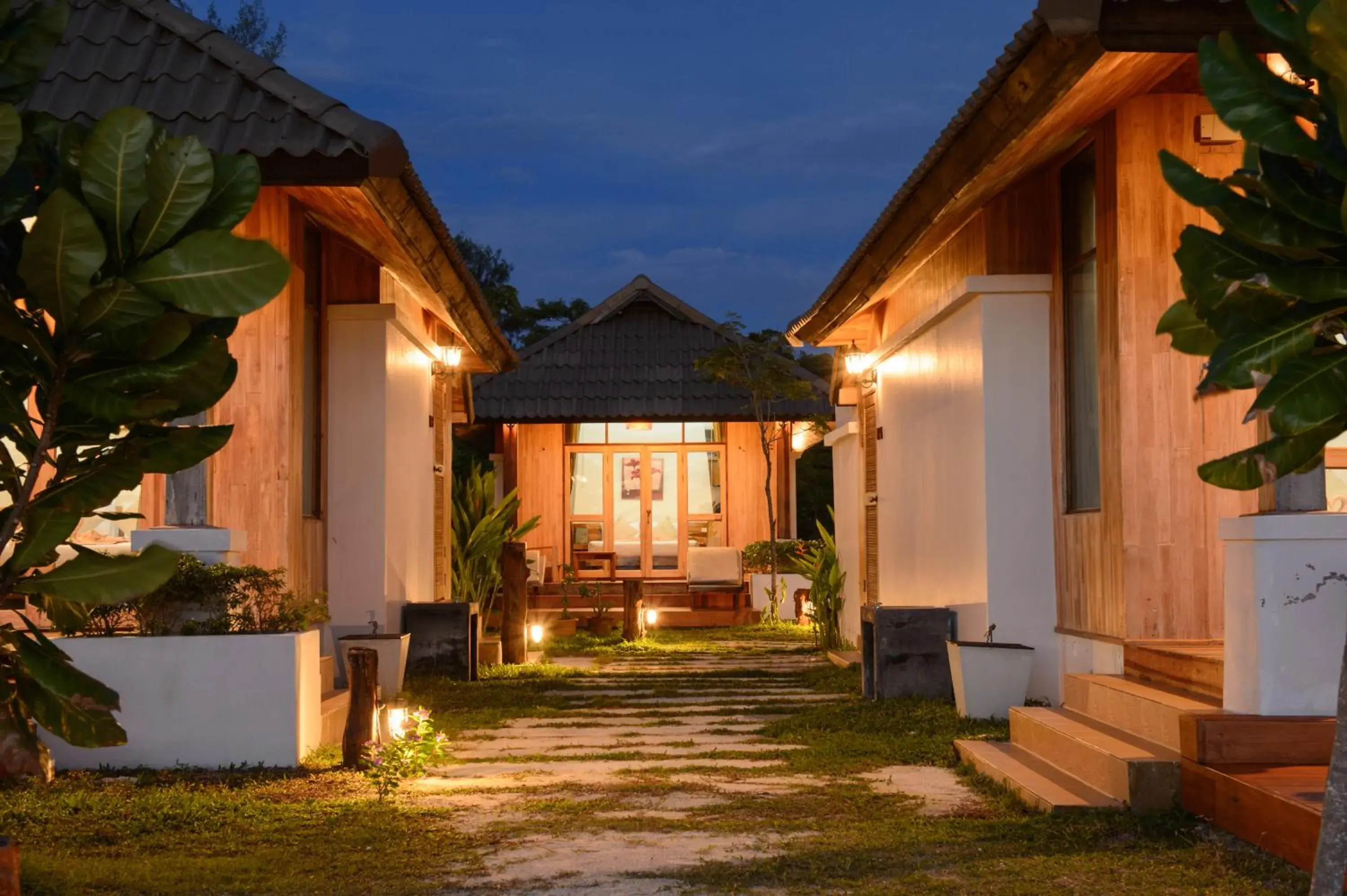 Facade/entrance in Bundhaya Villas Facade/entrance in Bundhaya Villas