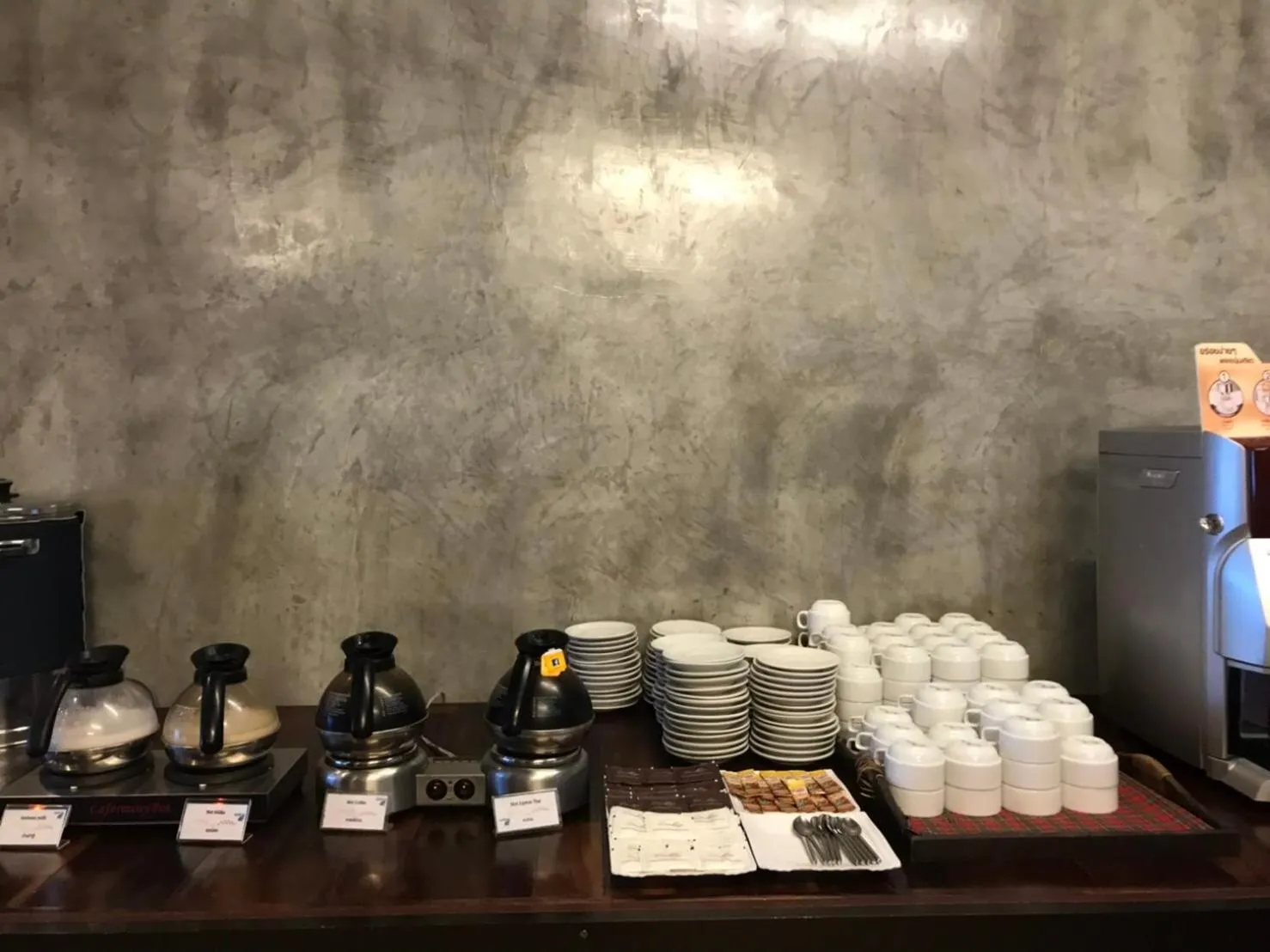 Buffet breakfast in Bundhaya Villas