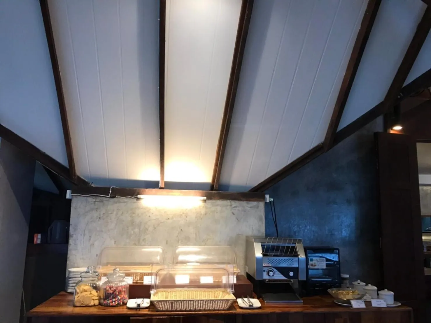 Buffet breakfast in Bundhaya Villas