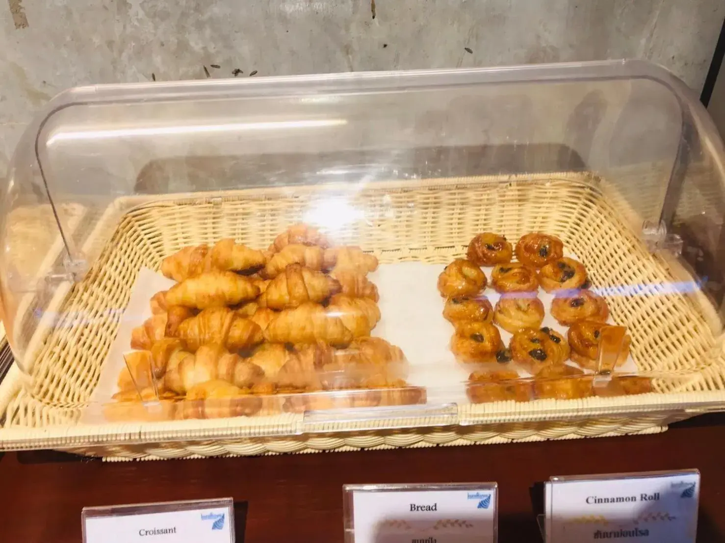 Food and drinks in Bundhaya Villas Food and drinks in Bundhaya Villas