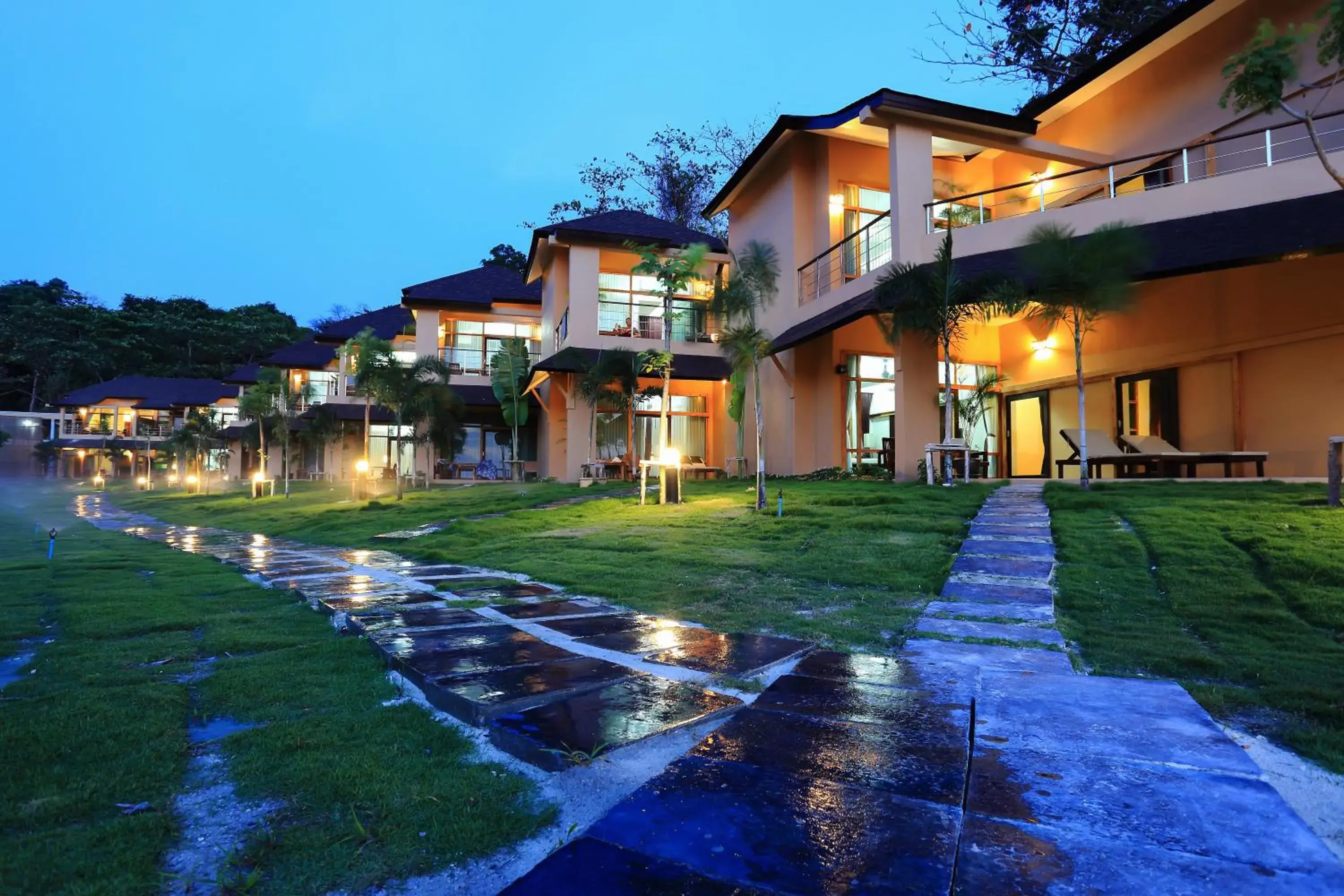 Facade/entrance in Bundhaya Villas Facade/entrance in Bundhaya Villas