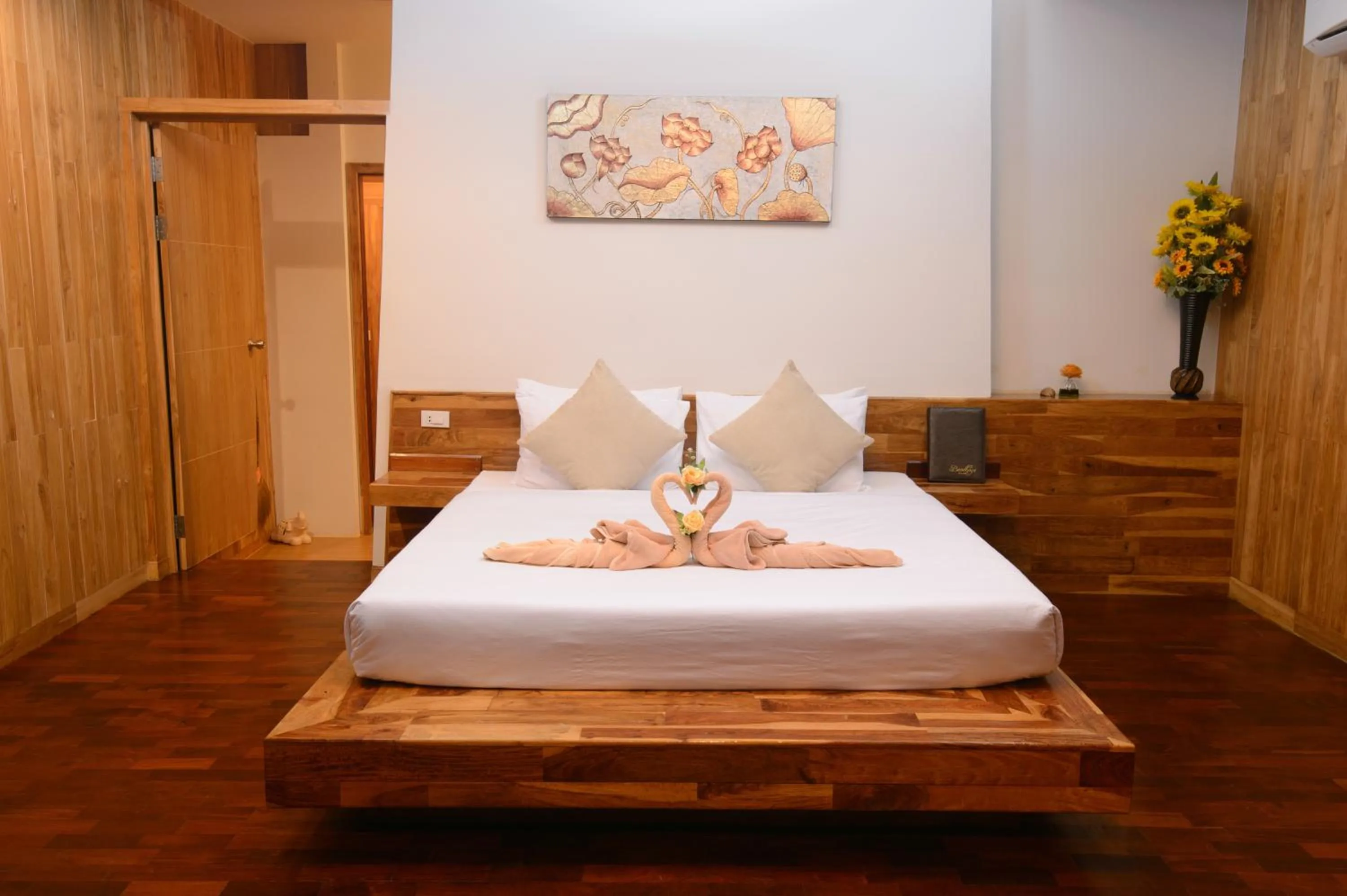 Bed in Bundhaya Villas