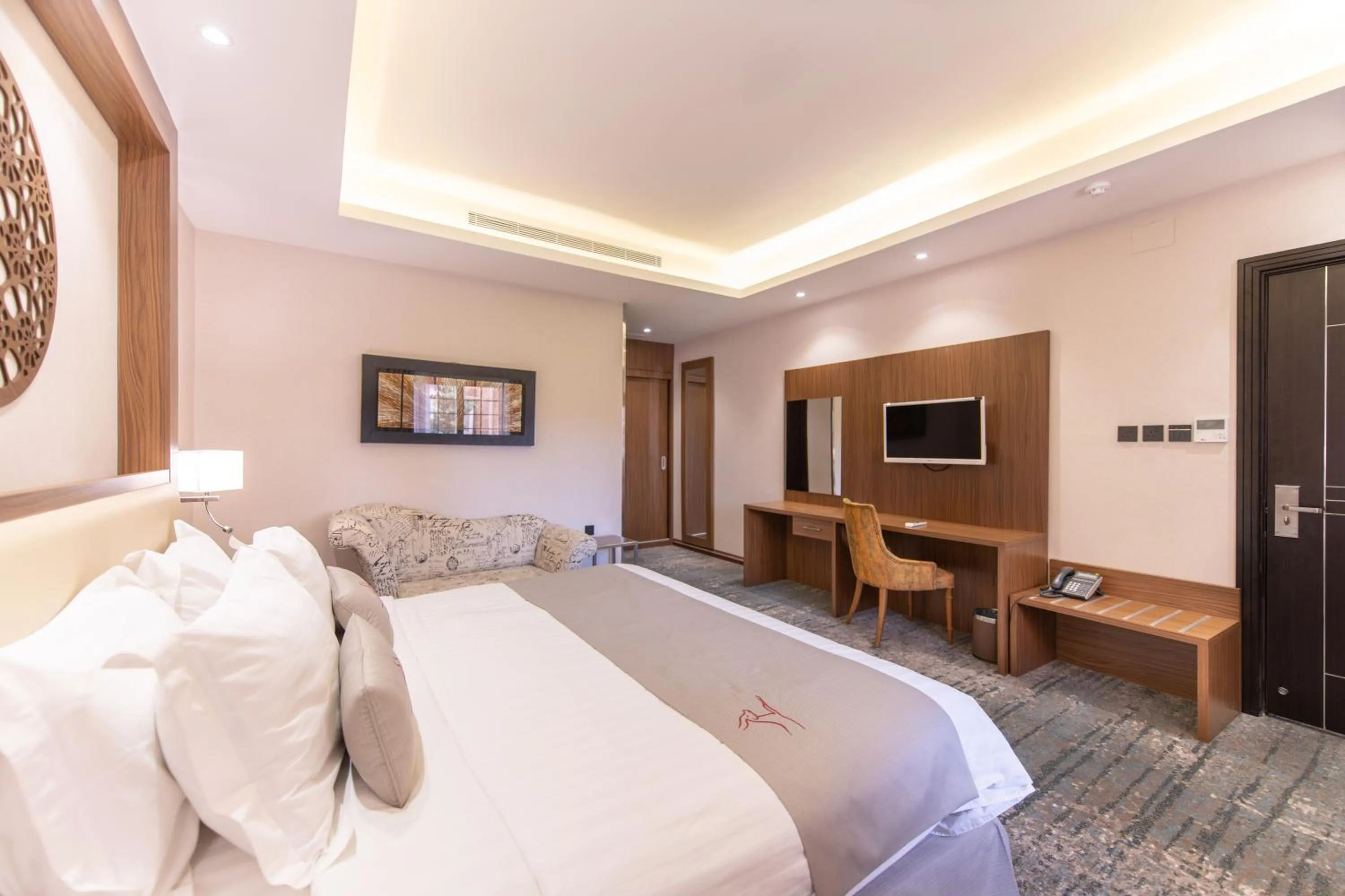 Bed in Meral Oasis Resort Taif