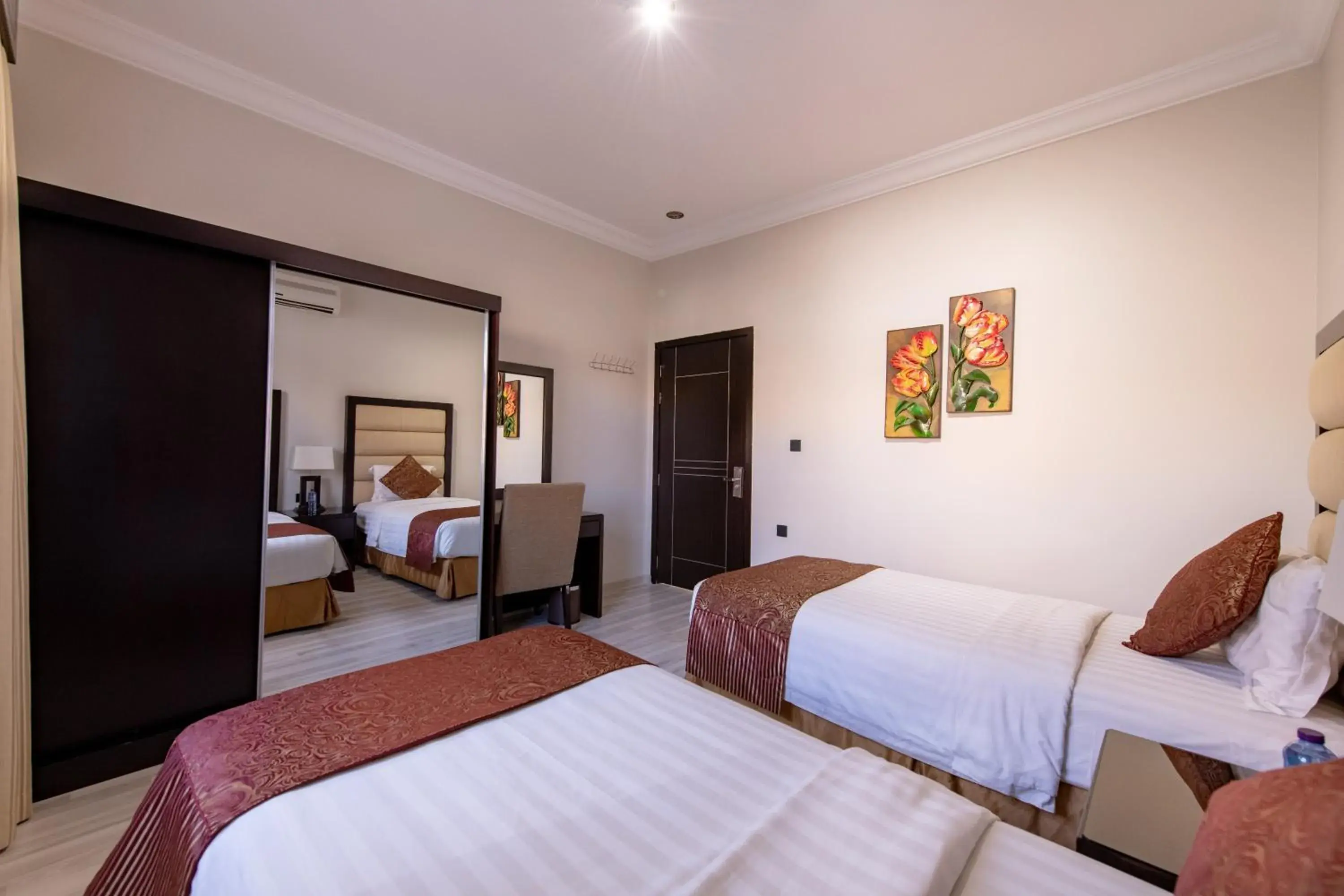 Deluxe Four-Bedroom Villa in Meral Oasis Resort Taif Deluxe Four-Bedroom Villa in Meral Oasis Resort Taif