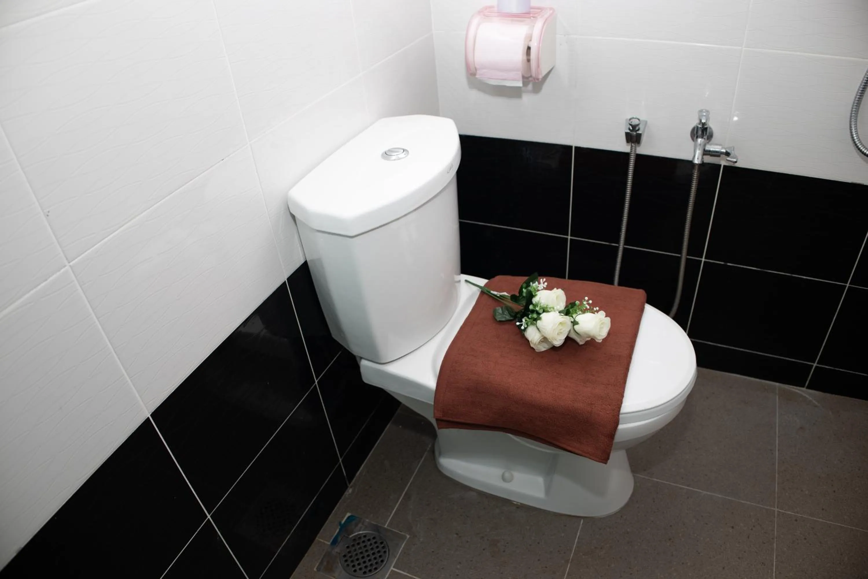 Toilet in Sweet Inn Guest House