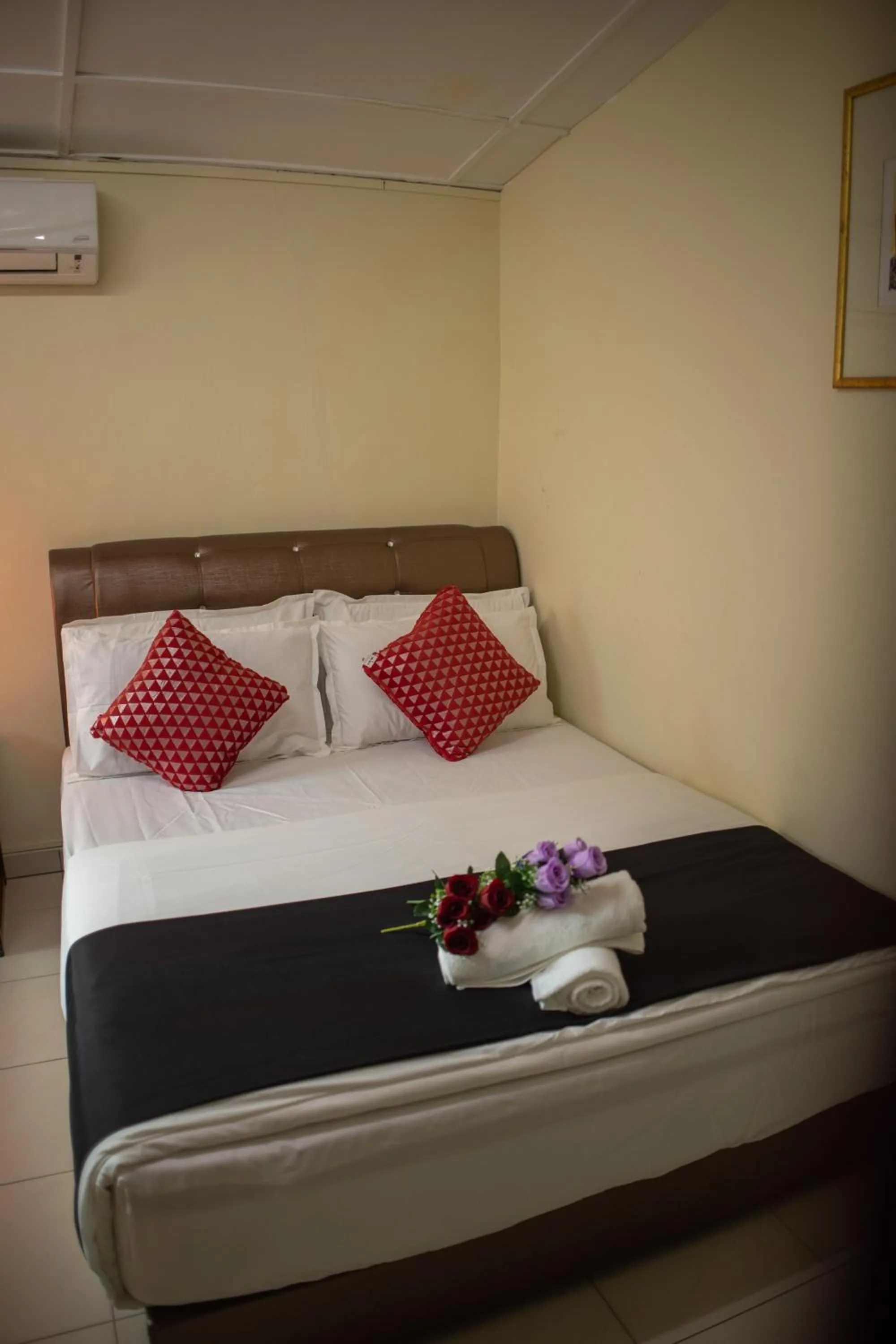 Bed in Sweet Inn Guest House