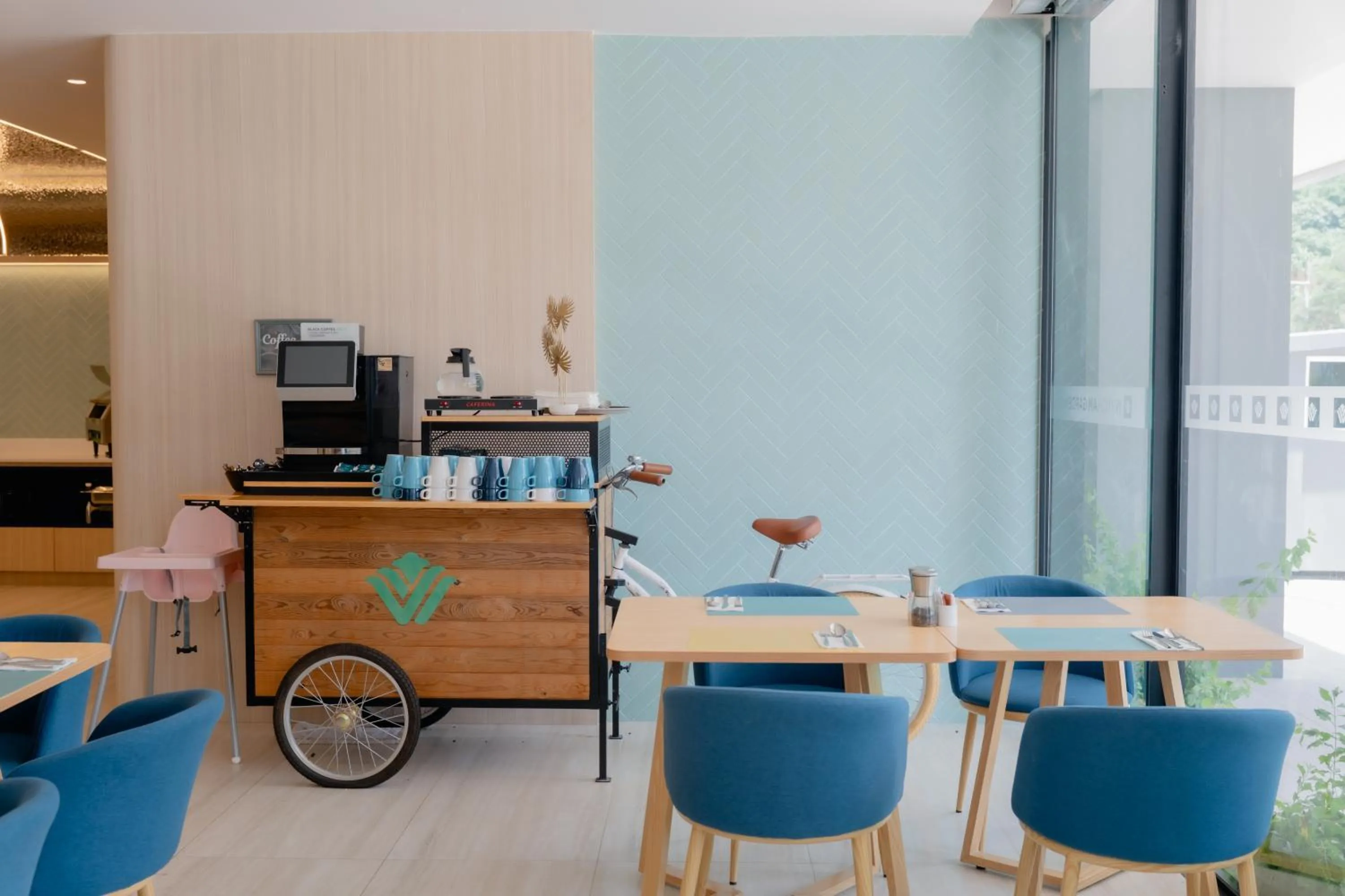 Restaurant/places to eat in Wyndham Garden Naithon Phuket