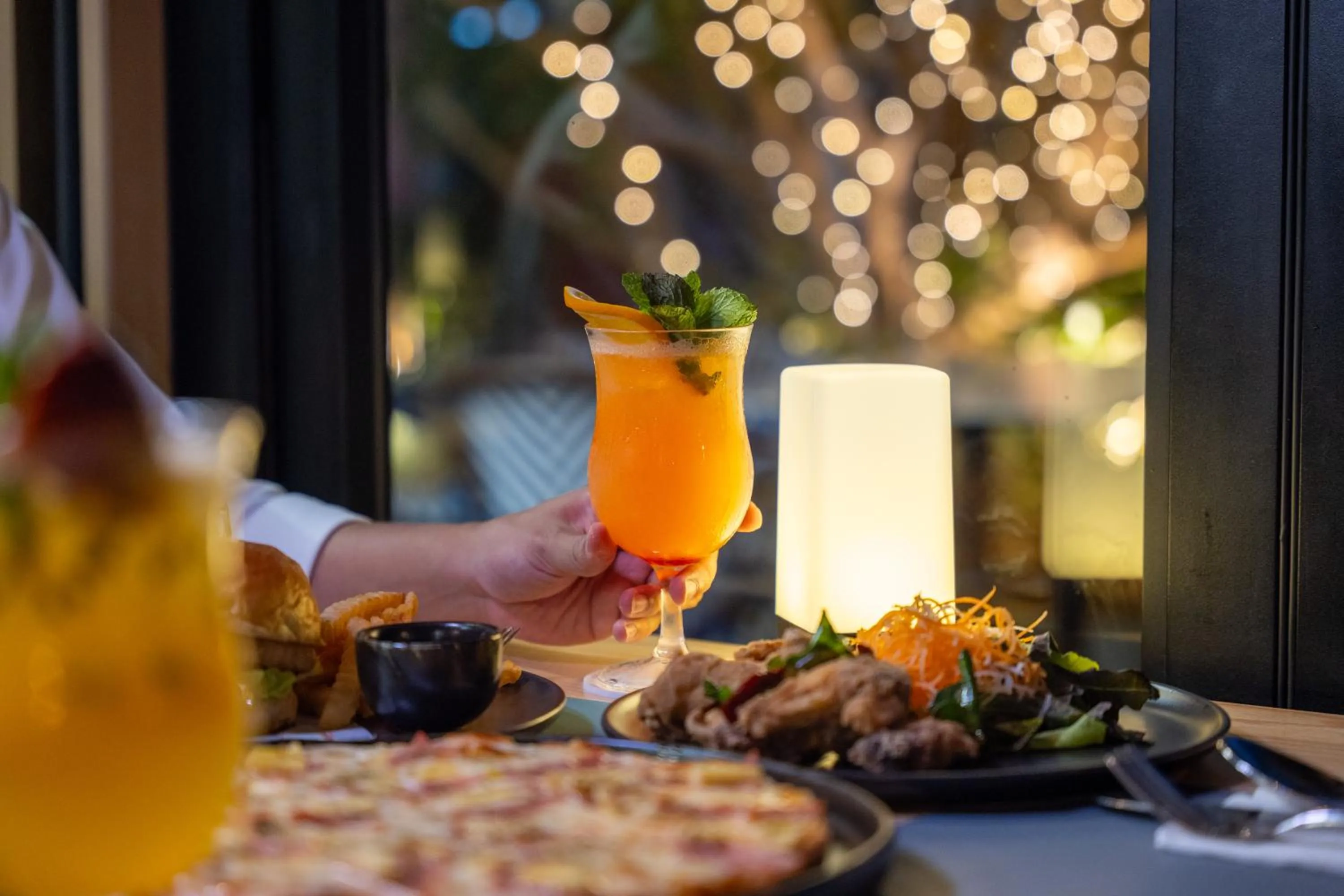 Restaurant/places to eat in Wyndham Garden Naithon Phuket