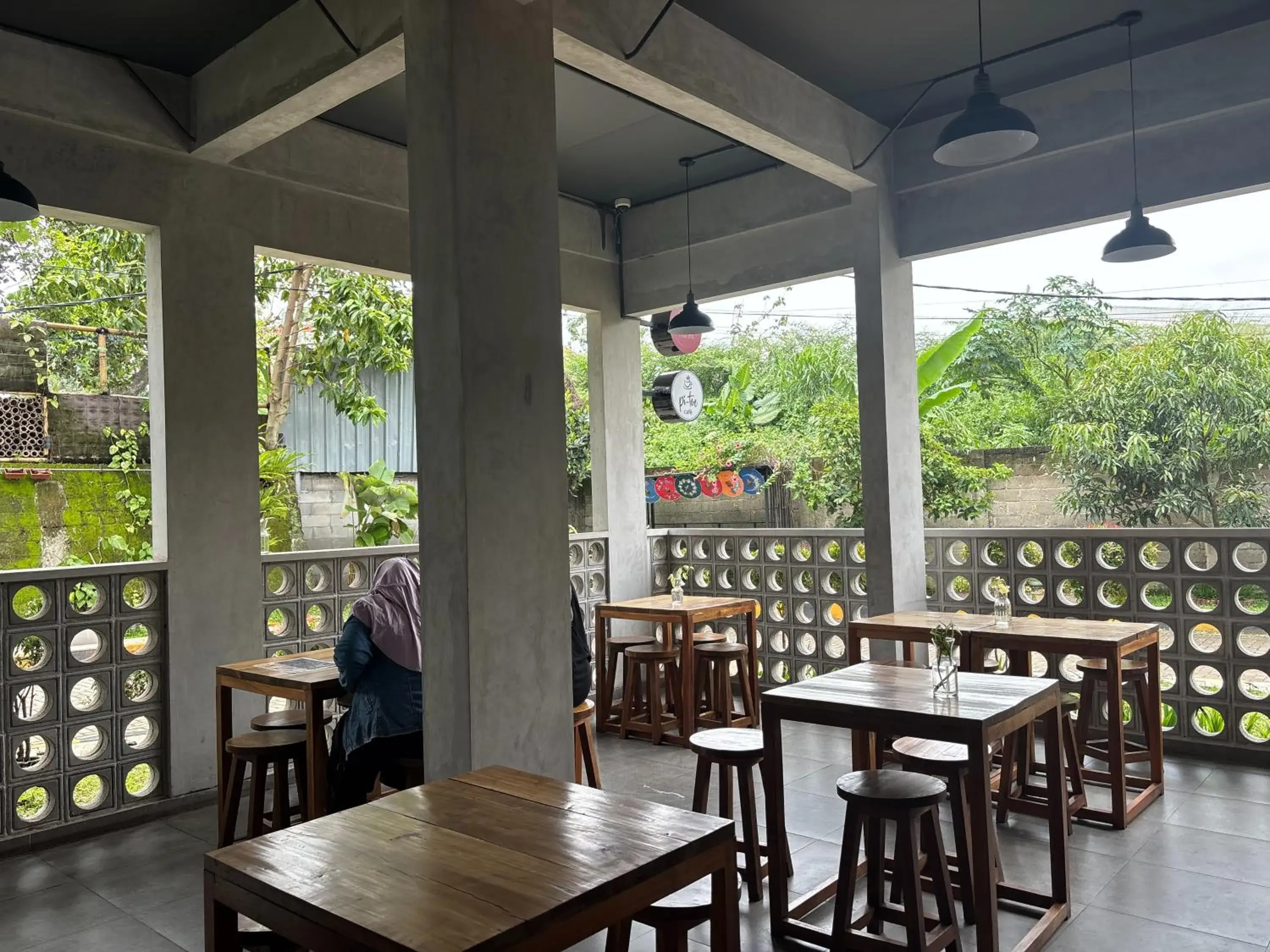 Restaurant/places to eat in The Cluster Harris Restaurant/places to eat in The Cluster Harris